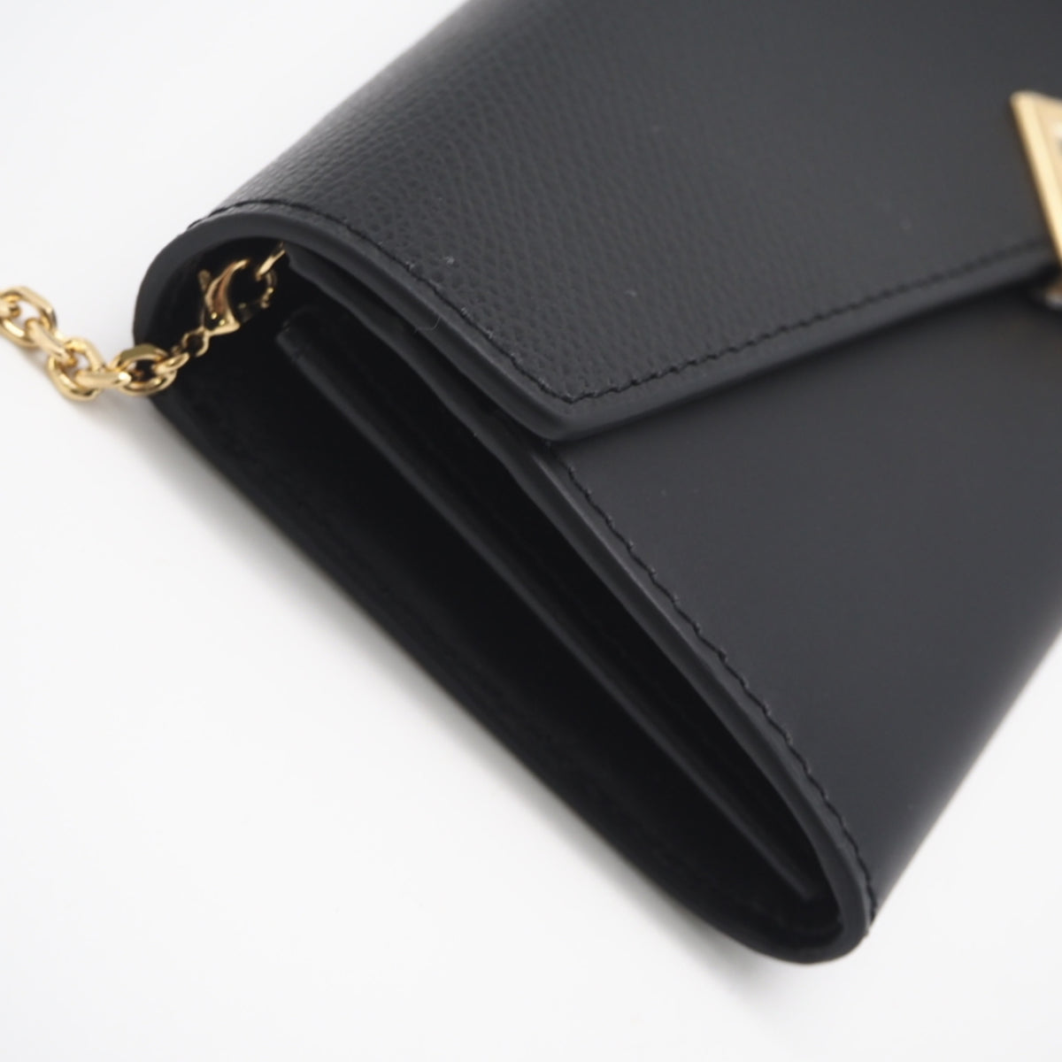 Fendi Black Leather Chain/Shoulder Wallet (Pre-Owned)