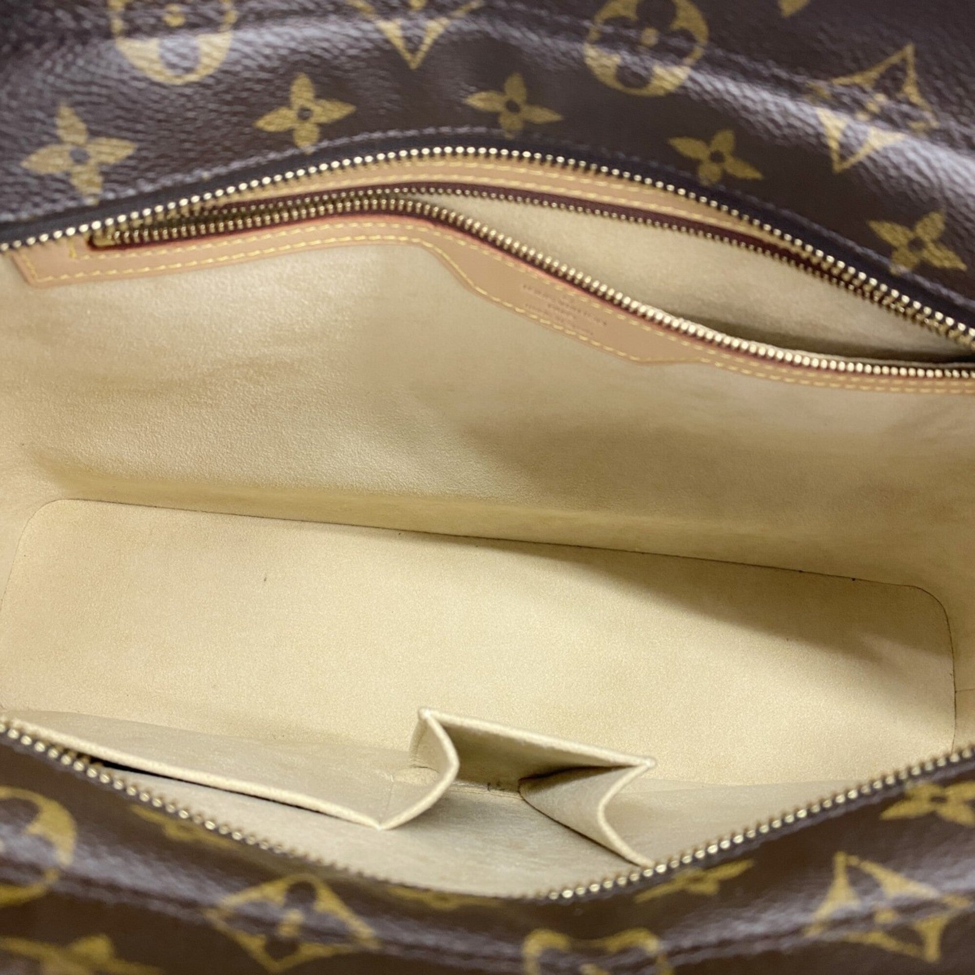 Louis Vuitton Brown Shoulder Bag (Pre-Owned)