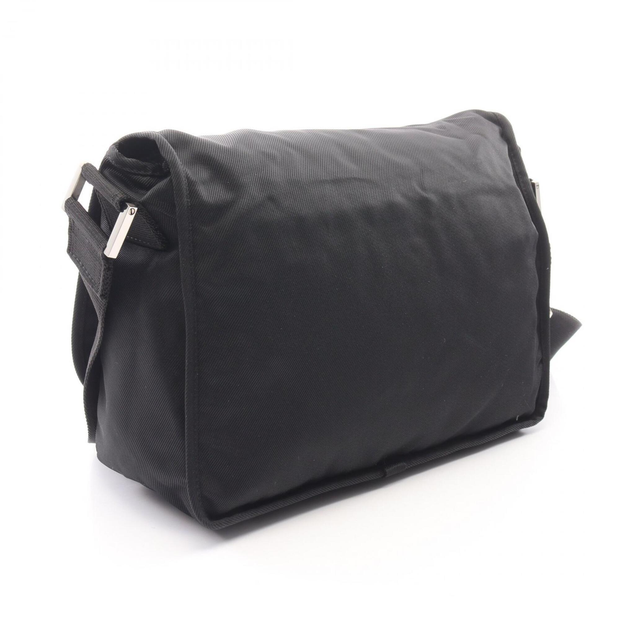 Fendi Black Nylon Handbag Shoulder Bag (Pre-Owned)