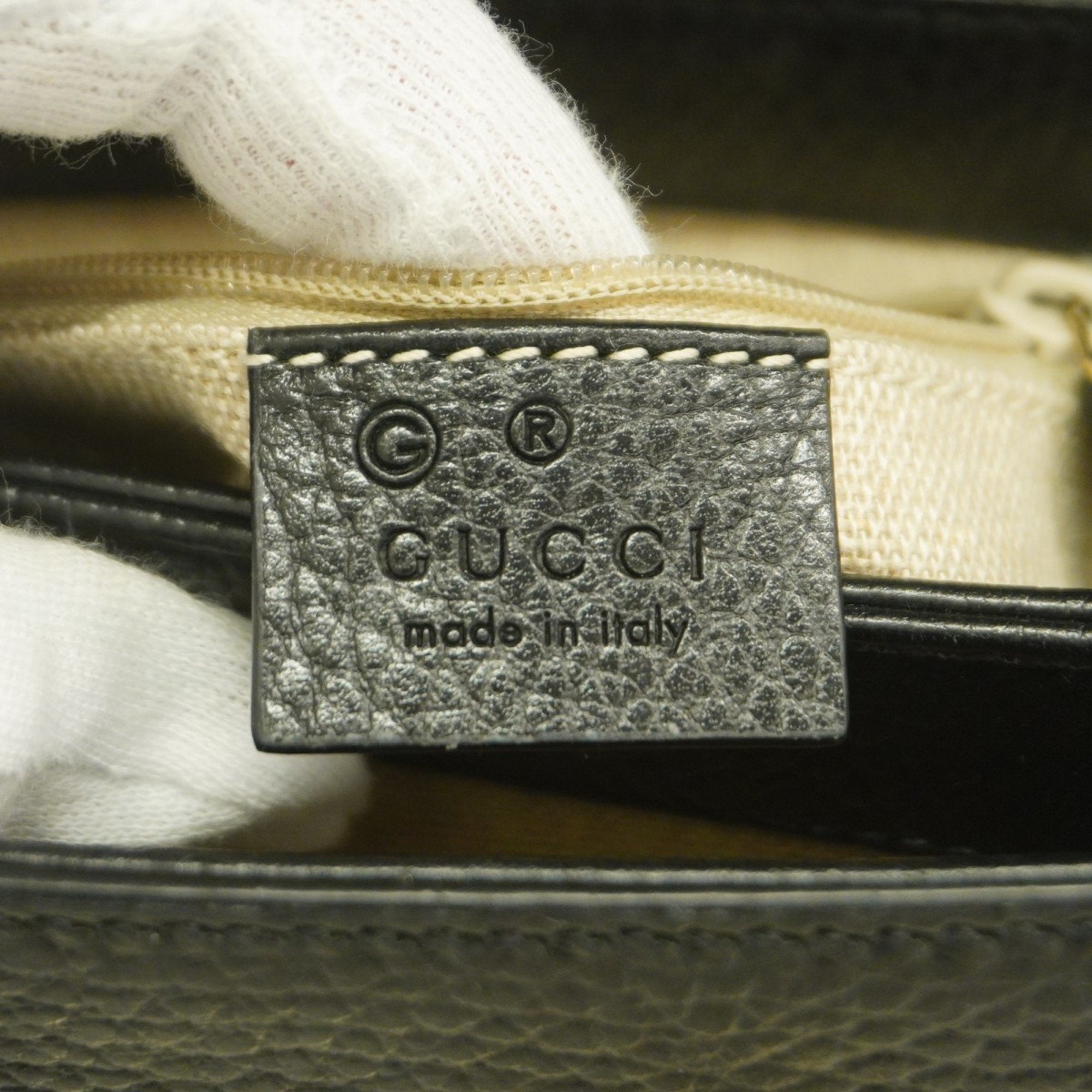 Gucci Black Leather Shoulder Bag (Pre-Owned)