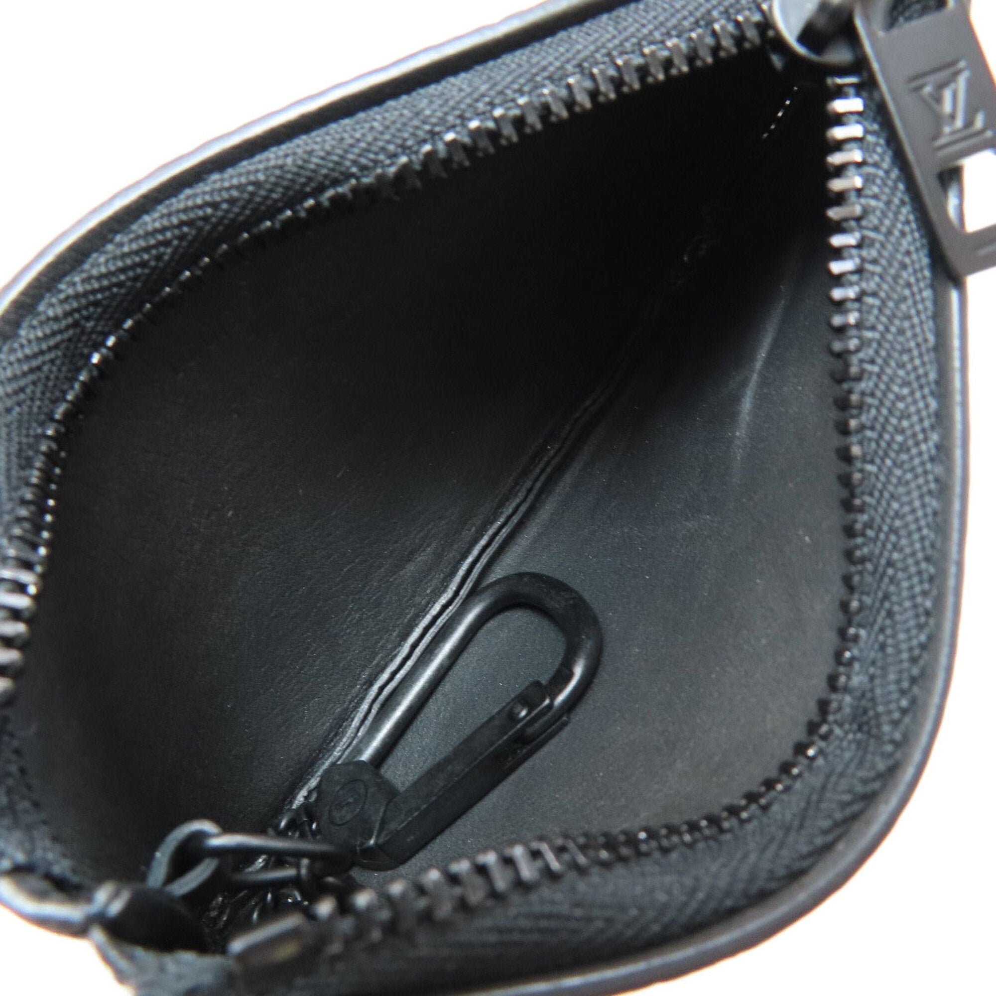 Louis Vuitton Noir Leather Pochette (Pre-Owned)