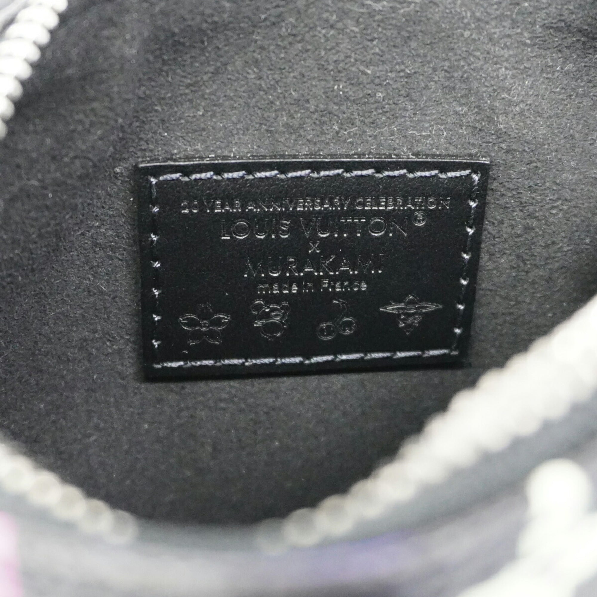 Louis Vuitton Black Handbag (Pre-Owned)
