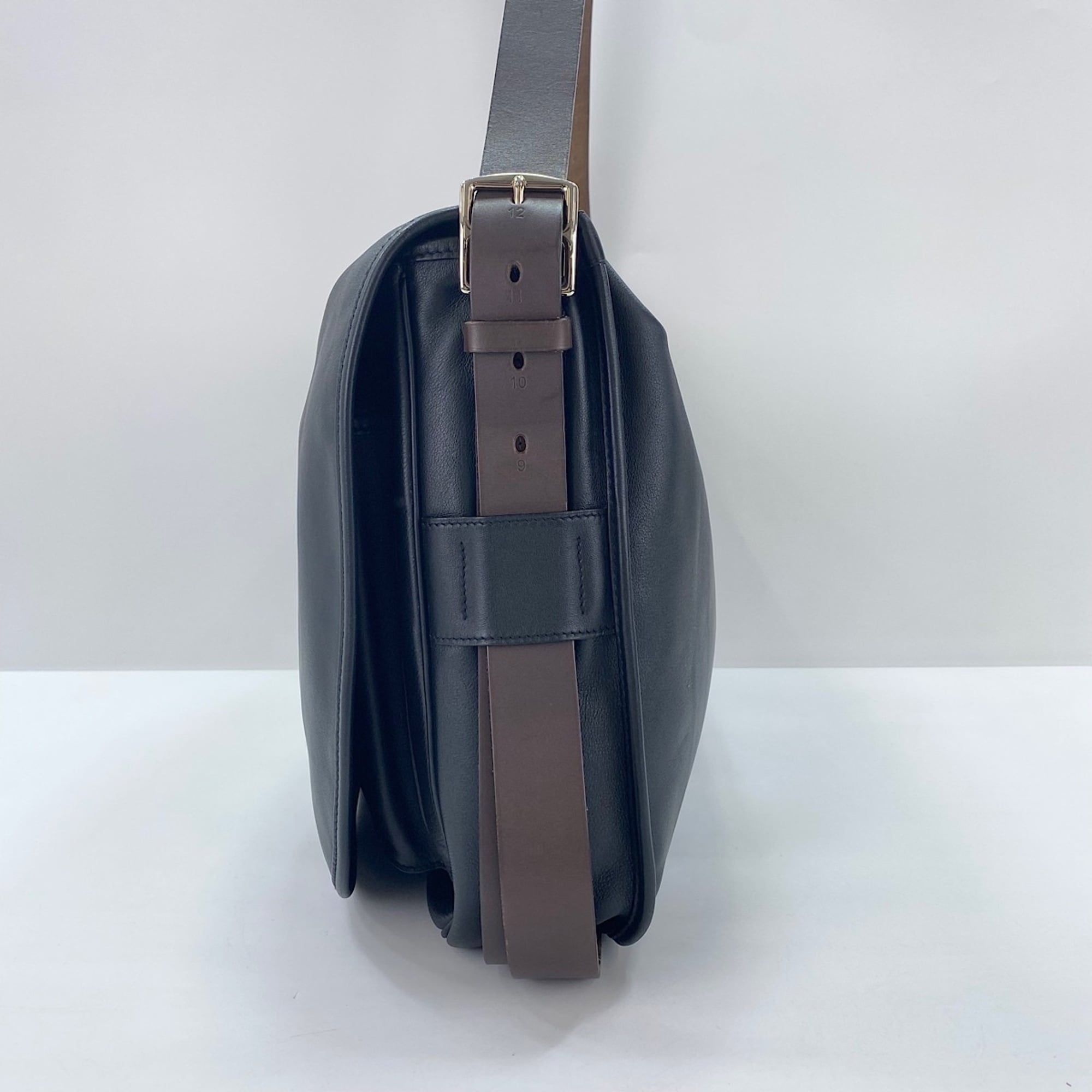 Hermes Black Crossbody Bag Messenger Bag (Pre-Owned)