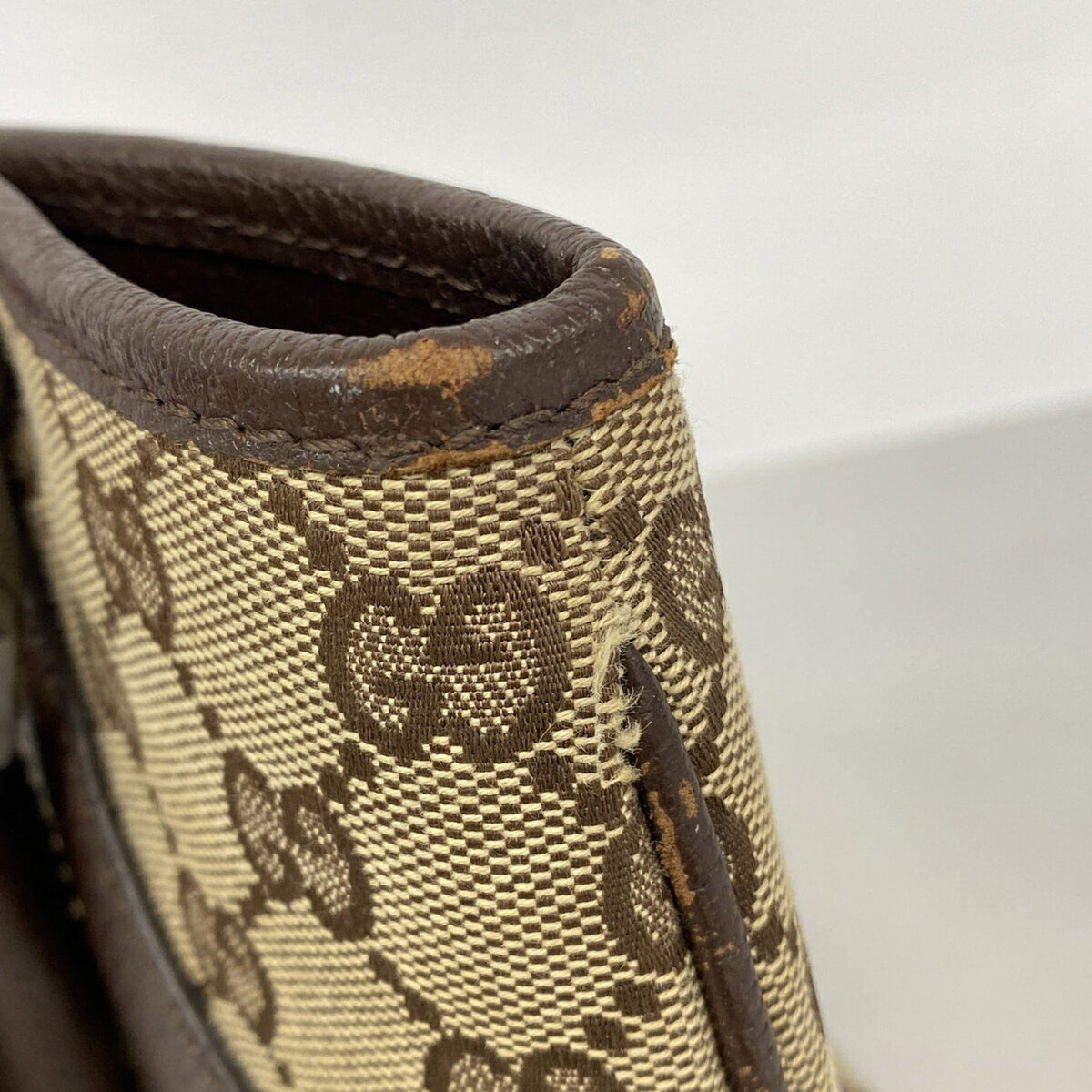 Gucci Beige Canvas Handbag (Pre-Owned)