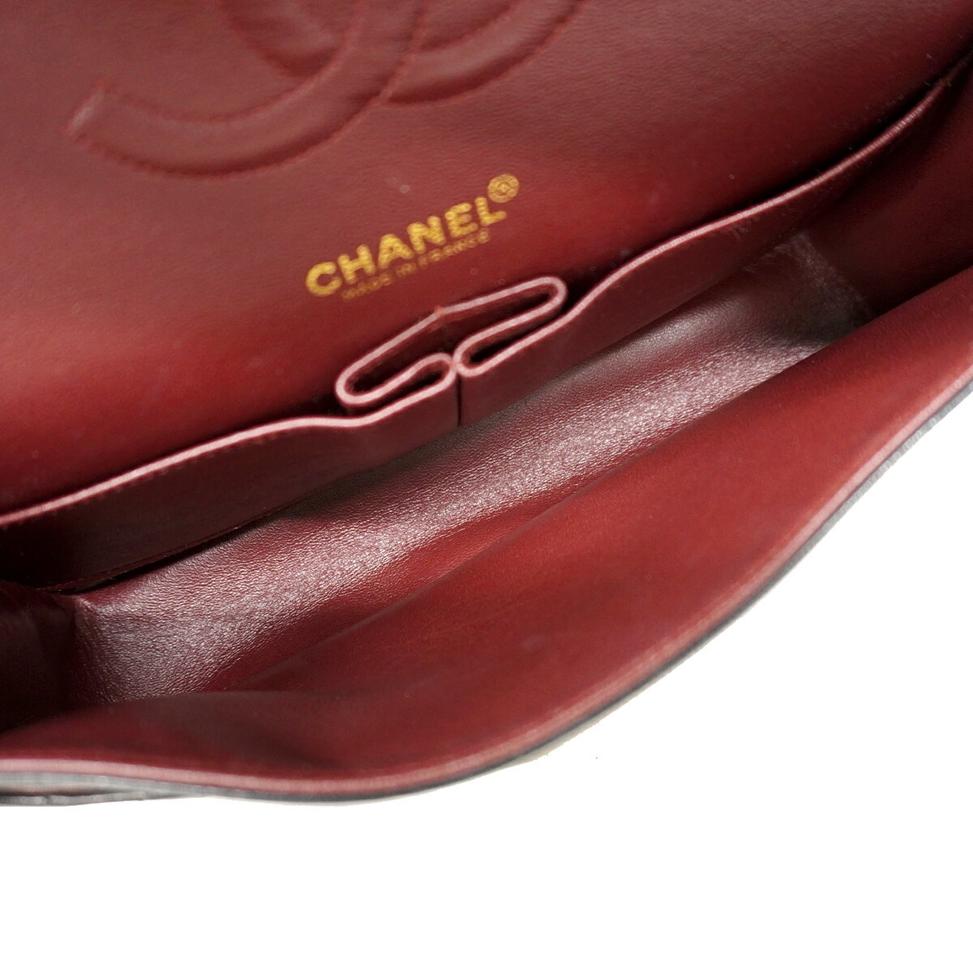 Chanel Black Leather Shoulder Bag (Pre-Owned)