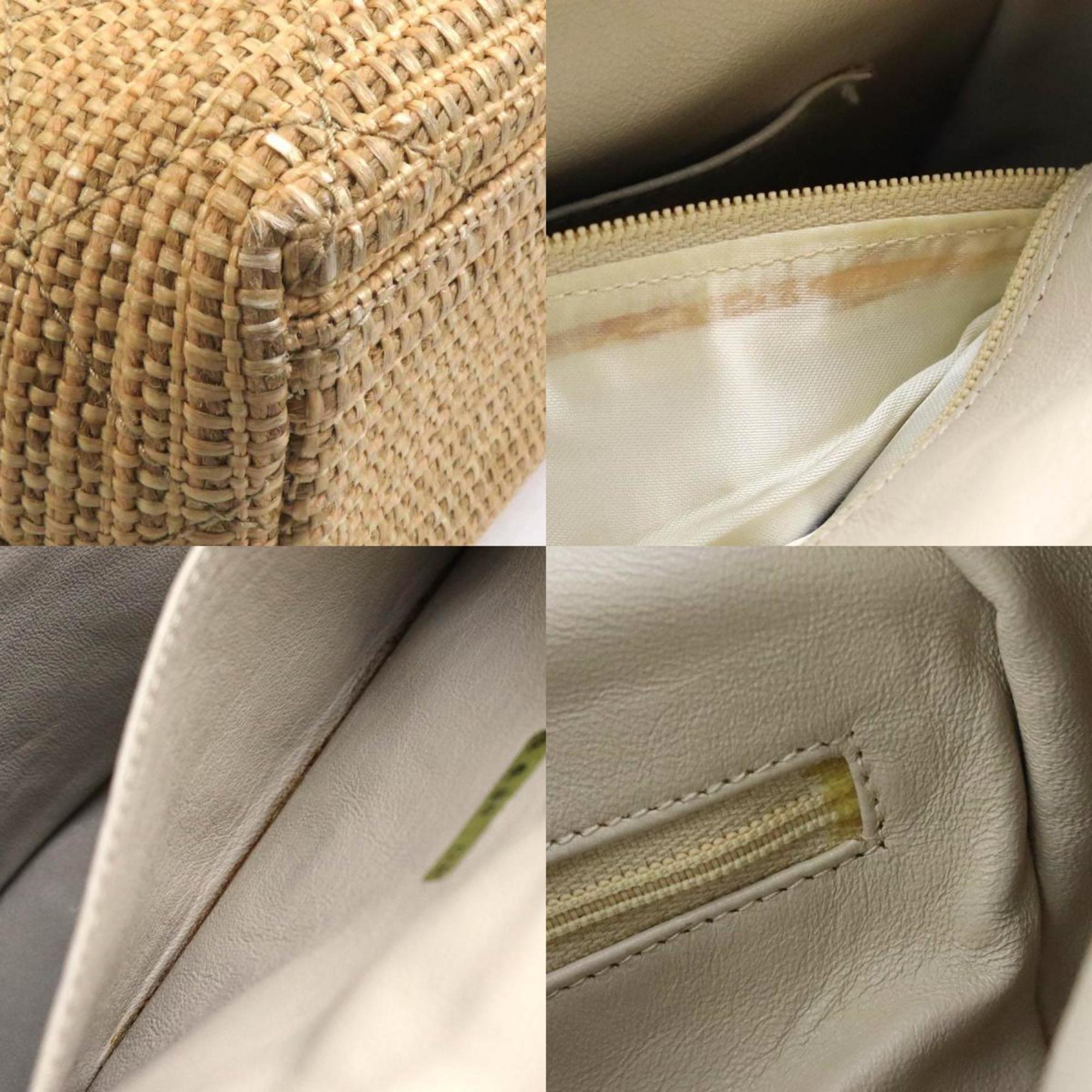 Chanel Beige Raffia Shoulder Bag (Pre-Owned)