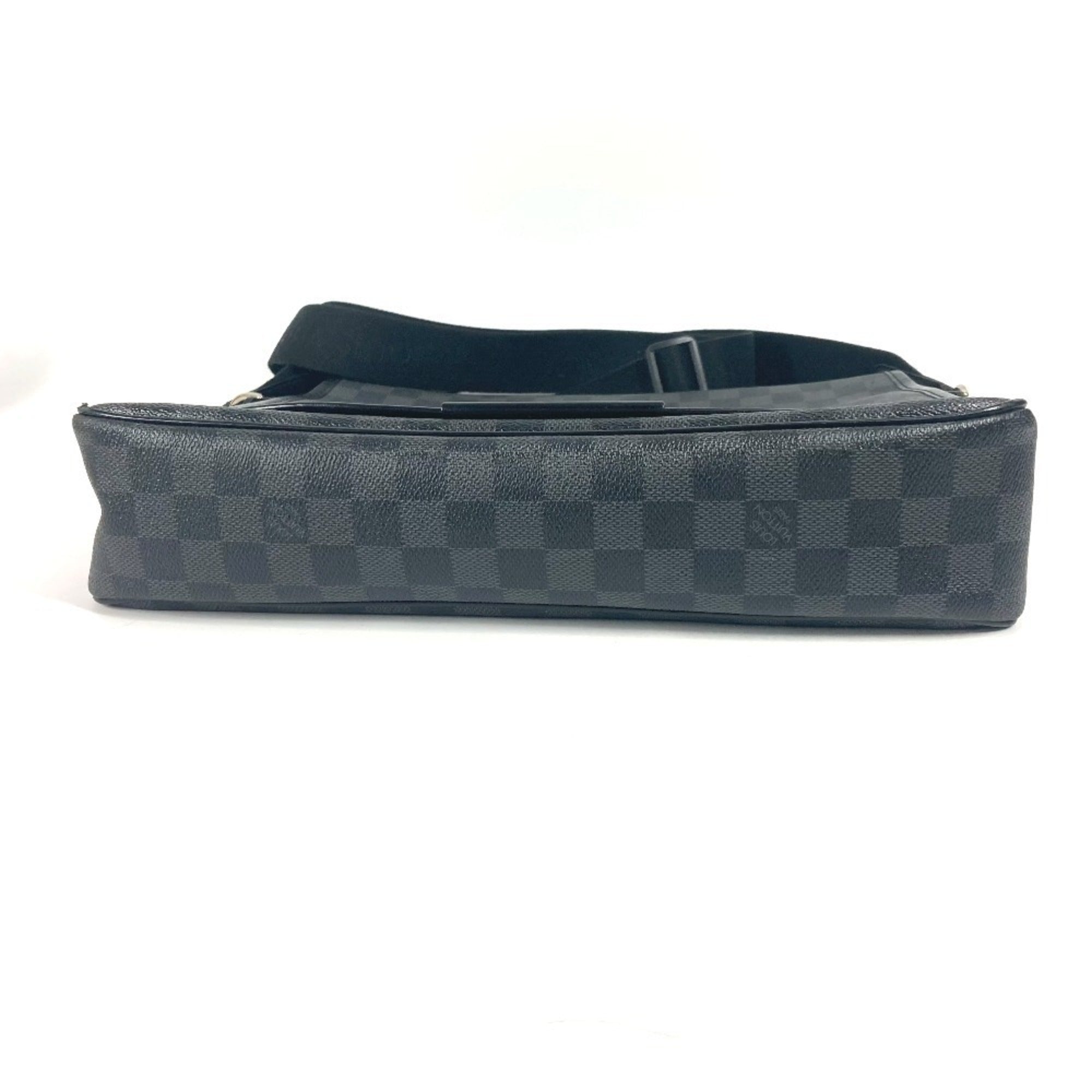 Louis Vuitton Damier Graphite Black Damier Graphite Messenger Bag Shoulder Bag (Pre-Owned)