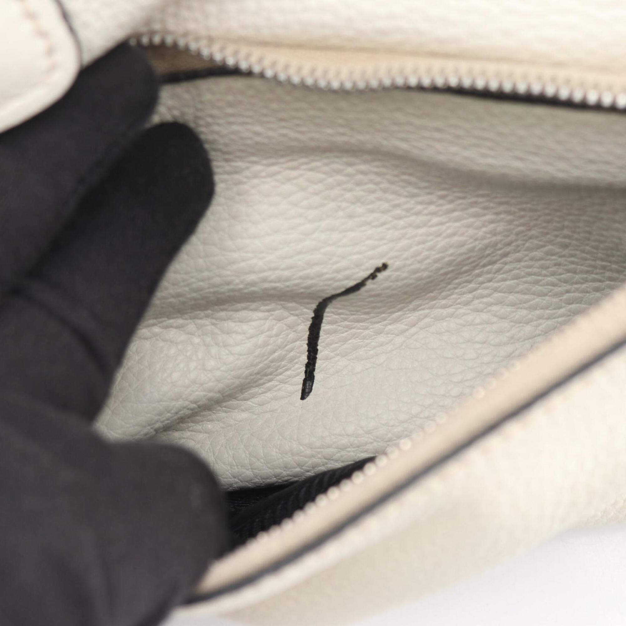 Prada White Leather Handbag (Pre-Owned)