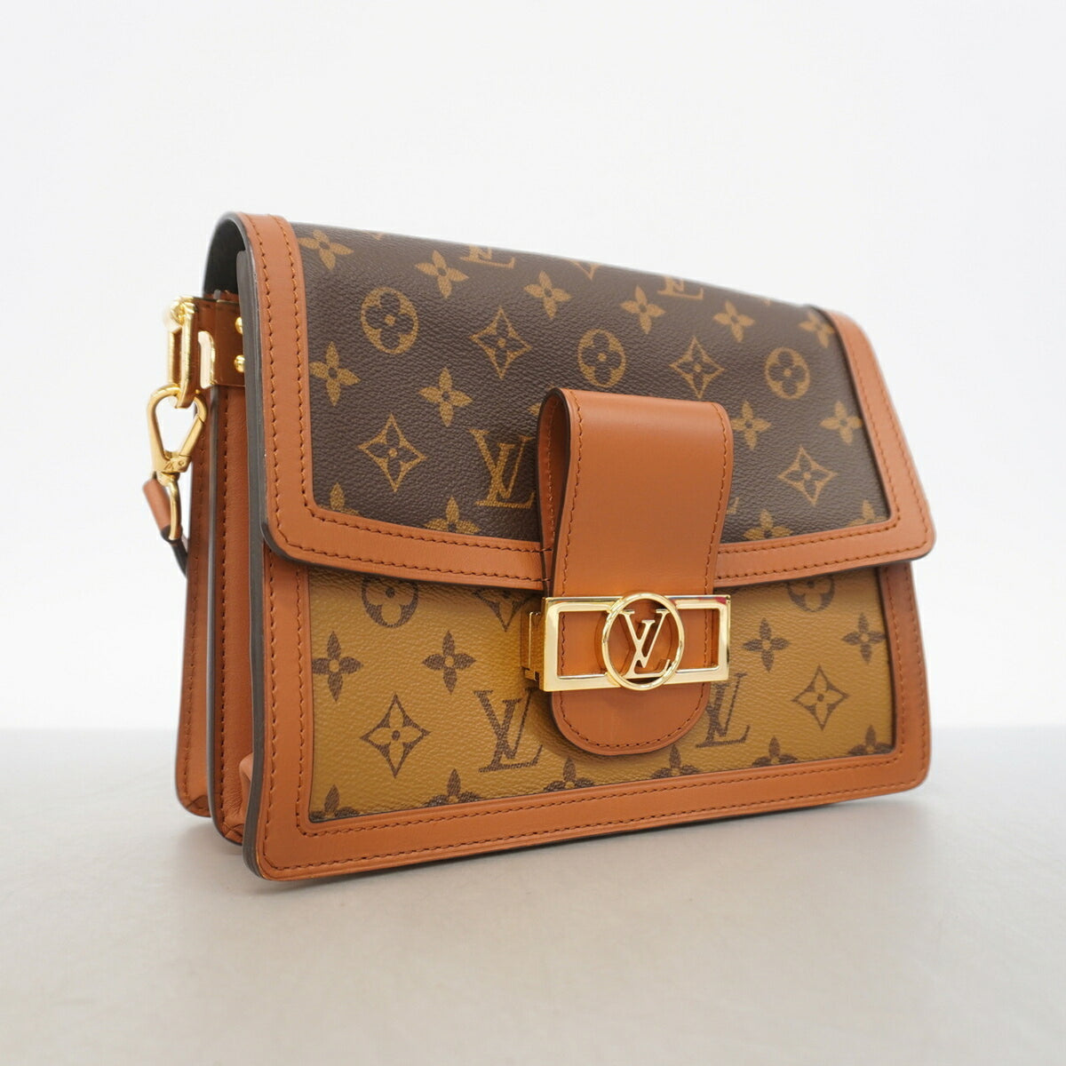 Louis Vuitton Brown Shoulder Bag (Pre-Owned)