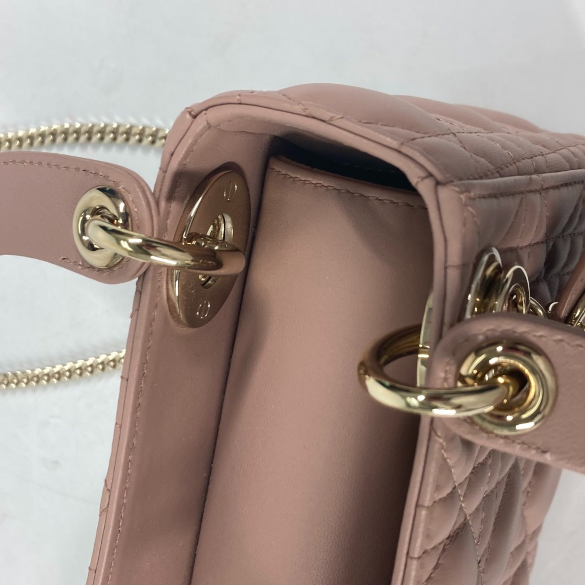 Christian Dior Beige Leather Handbag (Pre-Owned)