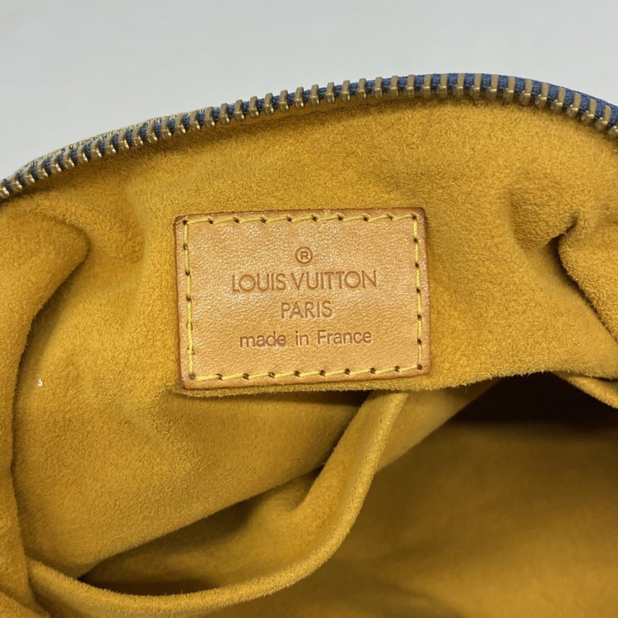 Louis Vuitton Blue Shoulder Bag (Pre-Owned)