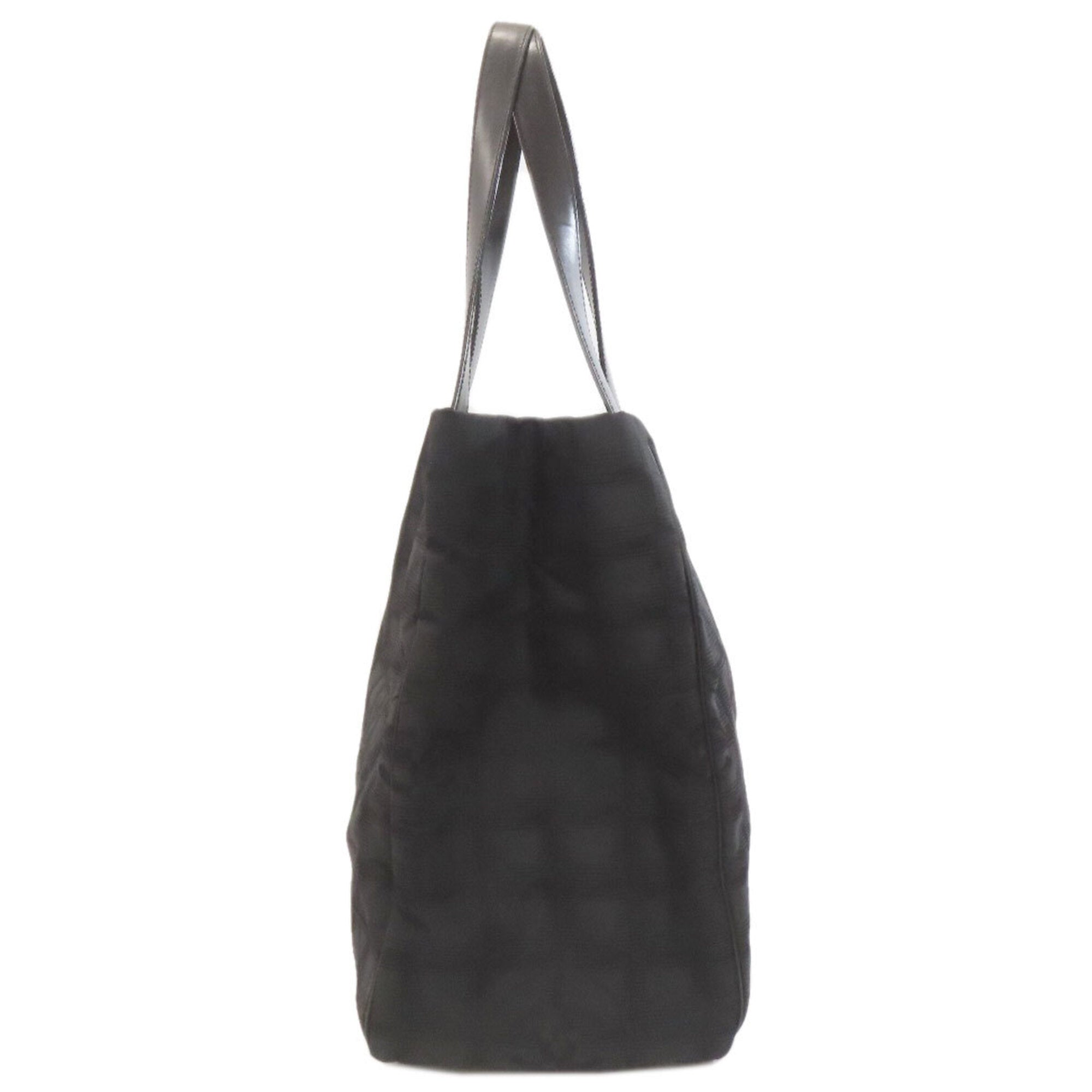 Chanel Black Nylon Tote Bag (Pre-Owned)