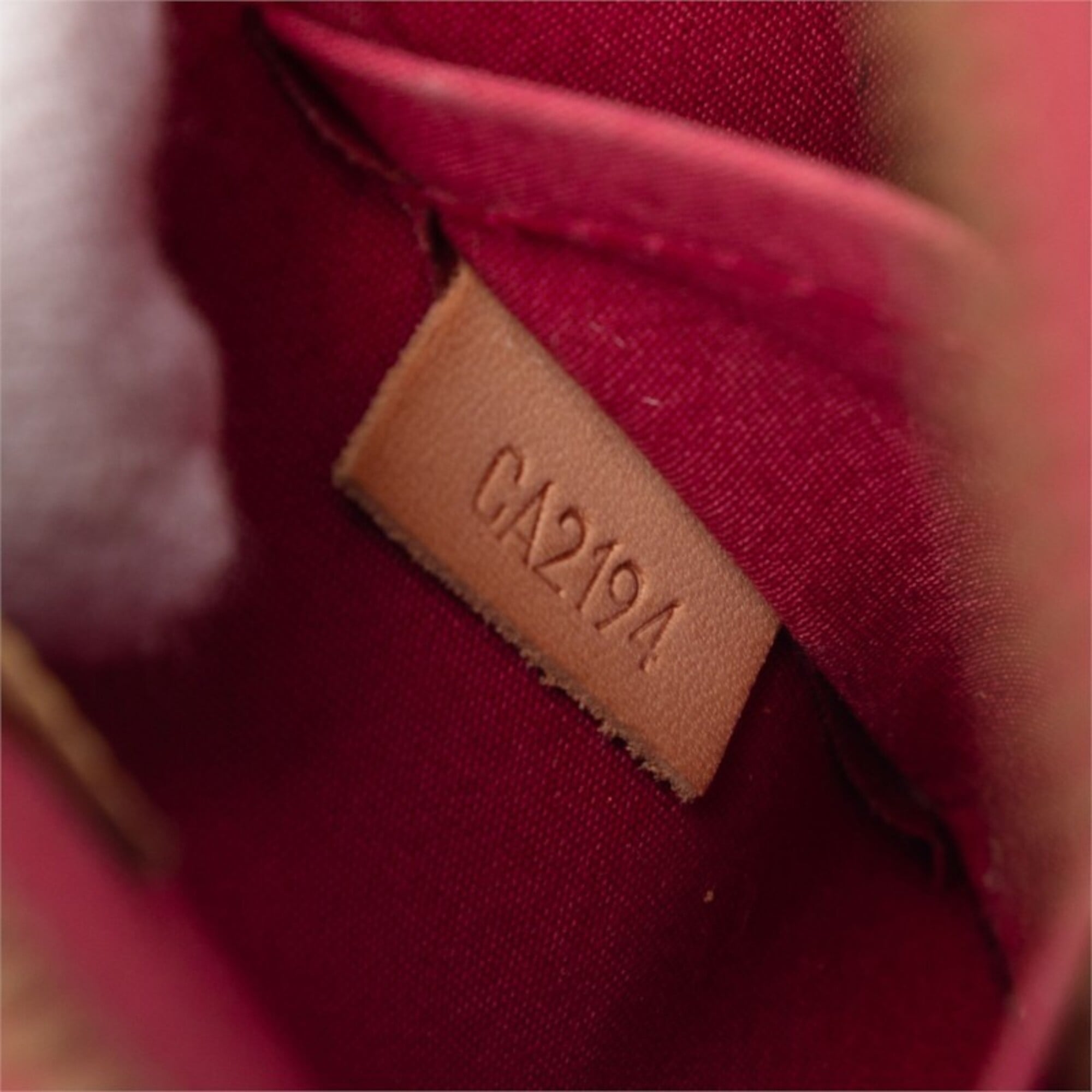 Louis Vuitton Monogram Vernis Indian Rose Red Color Patent Leather Handbag Shoulder Bag (Pre-Owned)