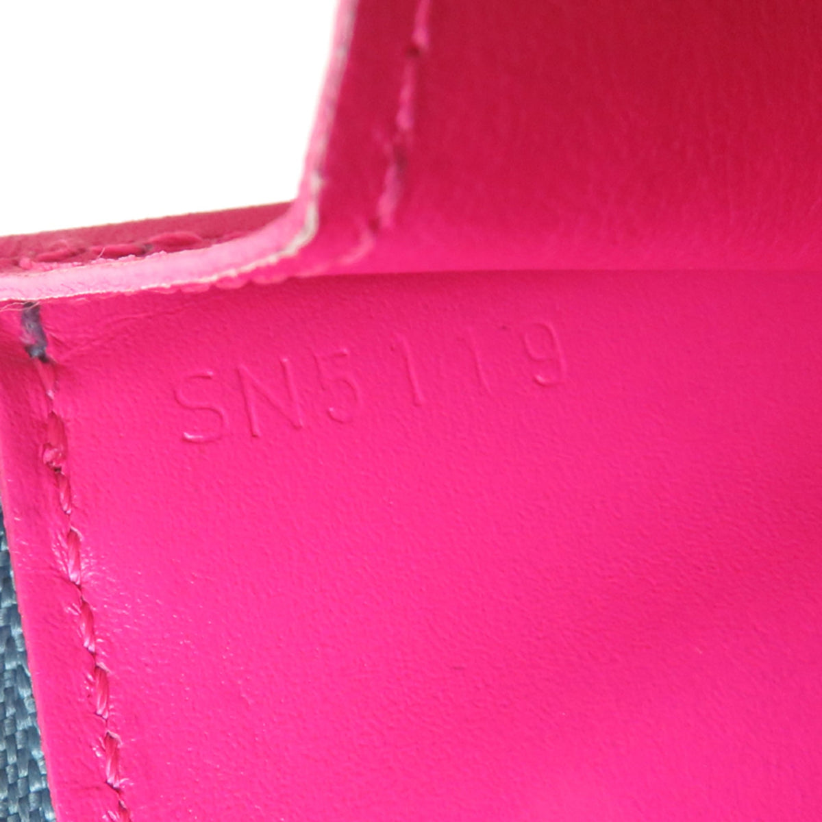 Louis Vuitton Blue Pink Vernis Pochette (Pre-Owned)