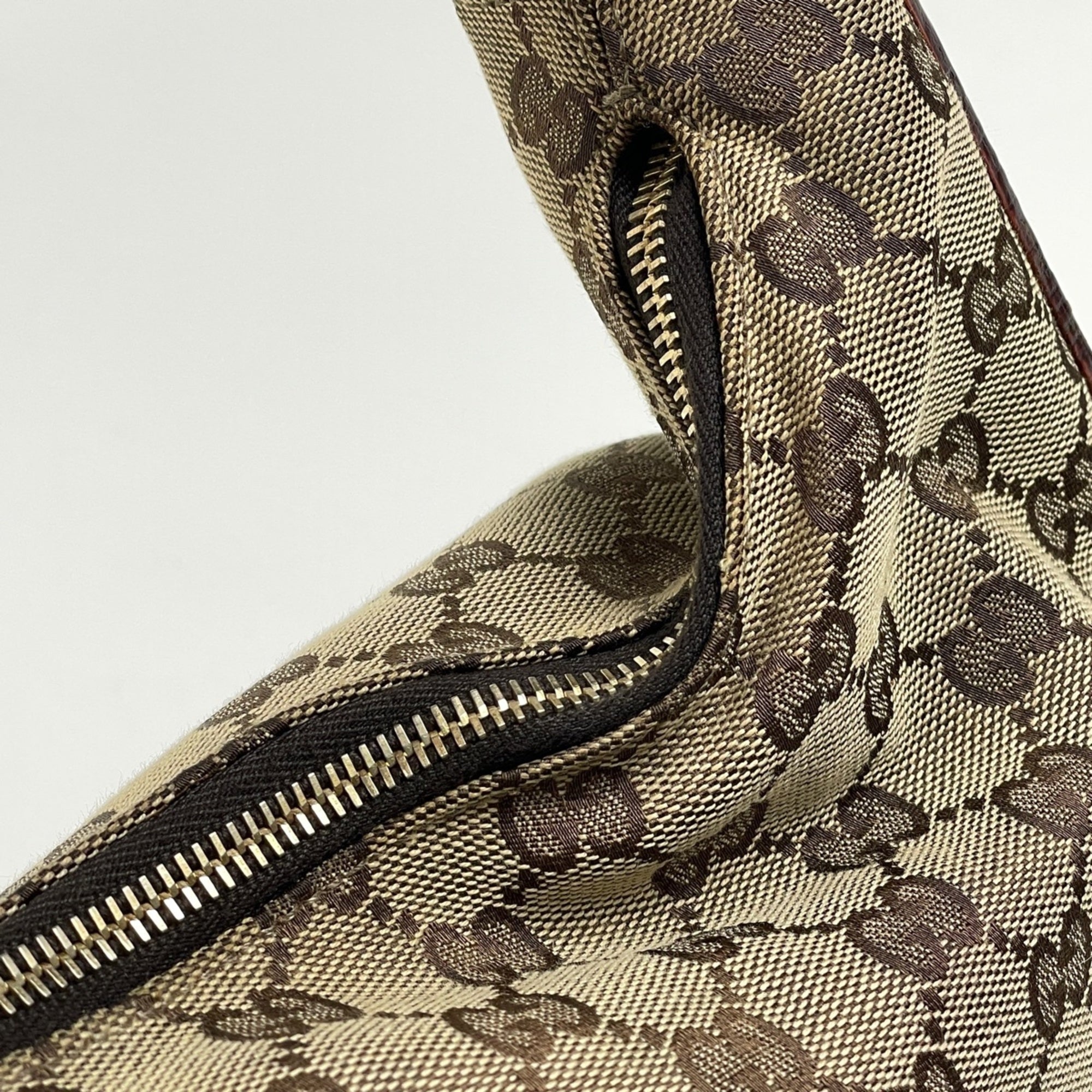 Gucci Brown Gg Canvas Handbag Shoulder Bag (Pre-Owned)