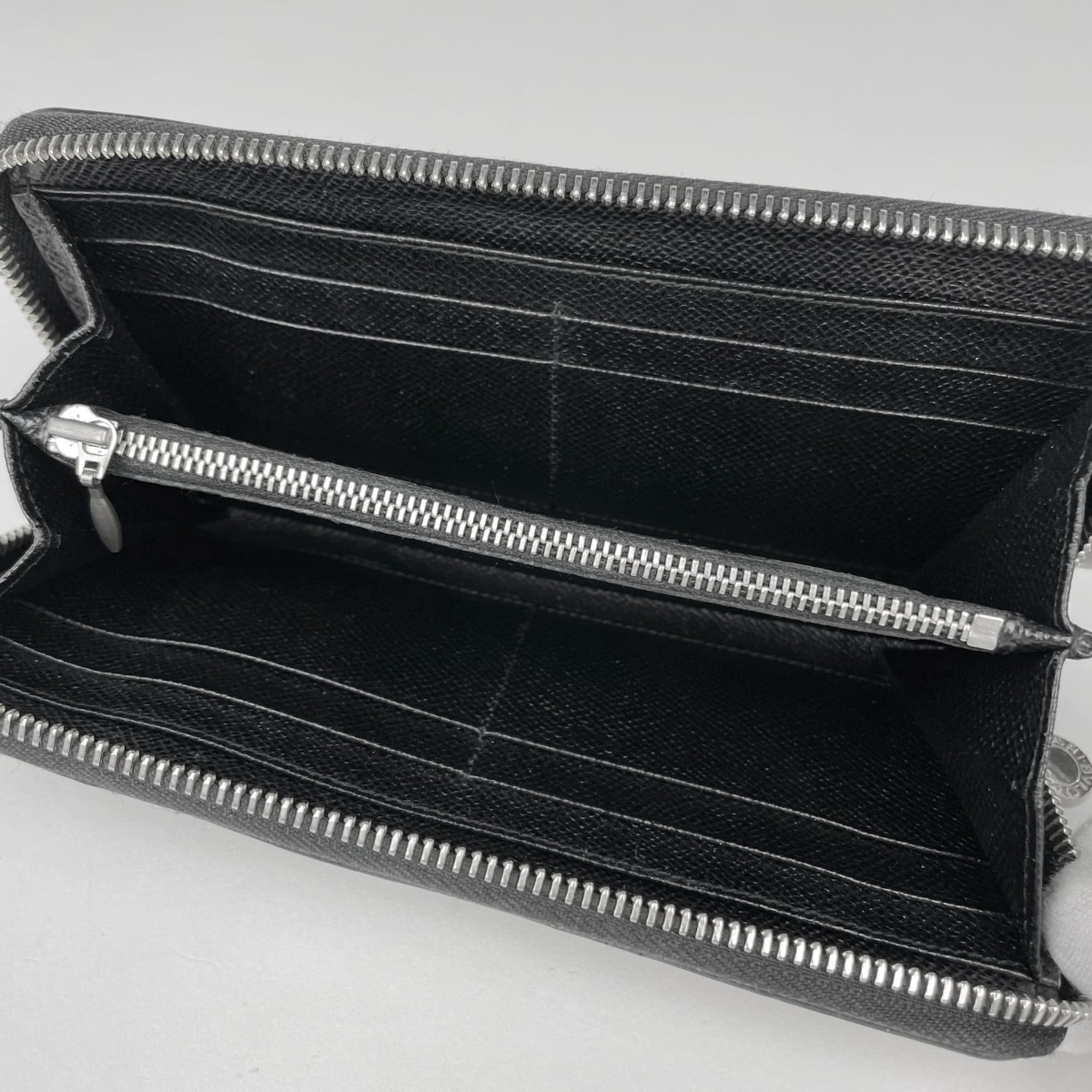 Bvlgari Black Leather Long Wallet (Bi-Fold) (Pre-Owned)