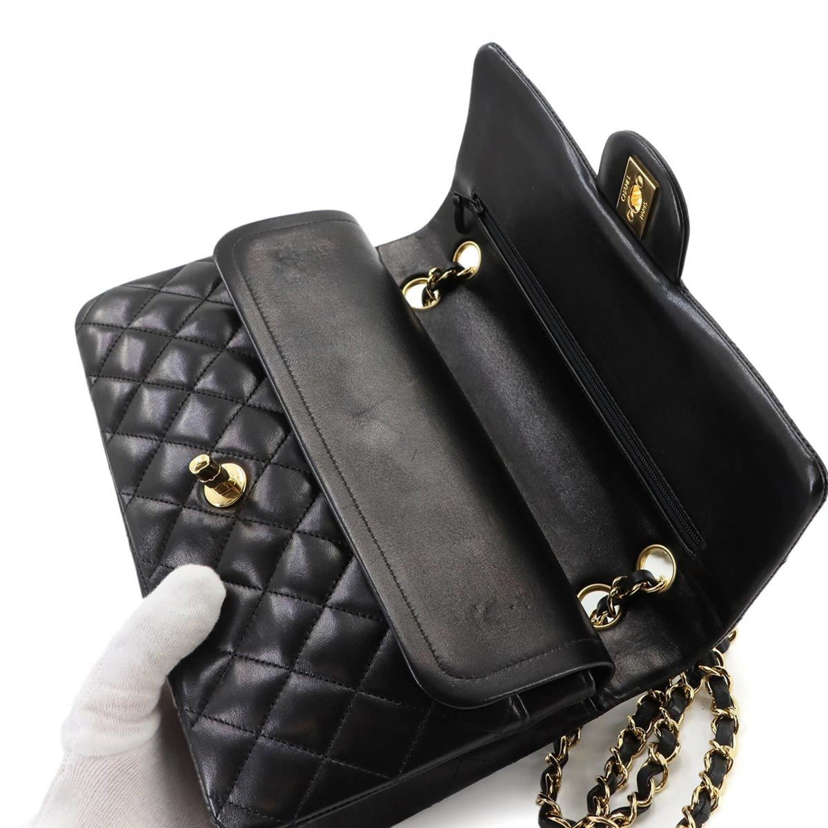 Chanel Black Leather Handbag Shoulder Bag (Pre-Owned)