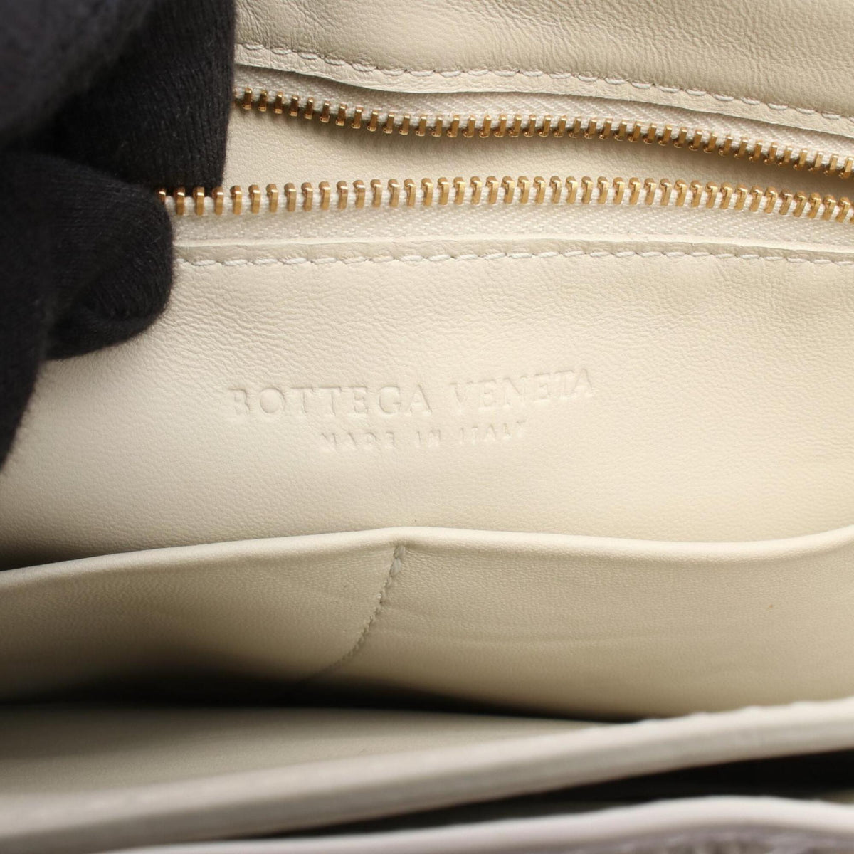 Bottega Veneta White Leather Handbag Shoulder Bag (Pre-Owned)