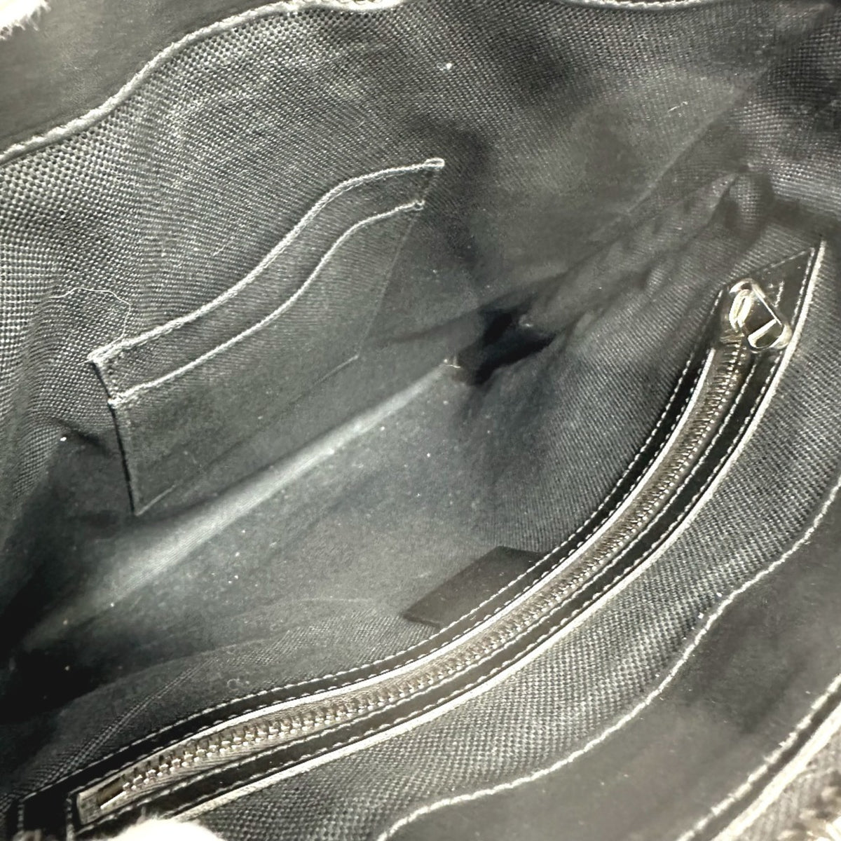 Gucci Black Gg Supreme Shoulder Bag (Pre-Owned)