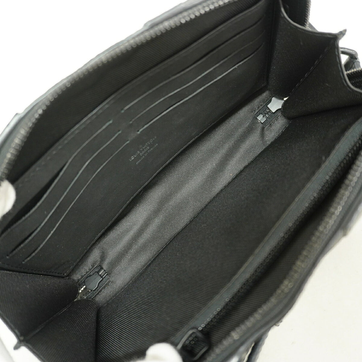 Louis Vuitton Black Shoulder Bag (Pre-Owned)