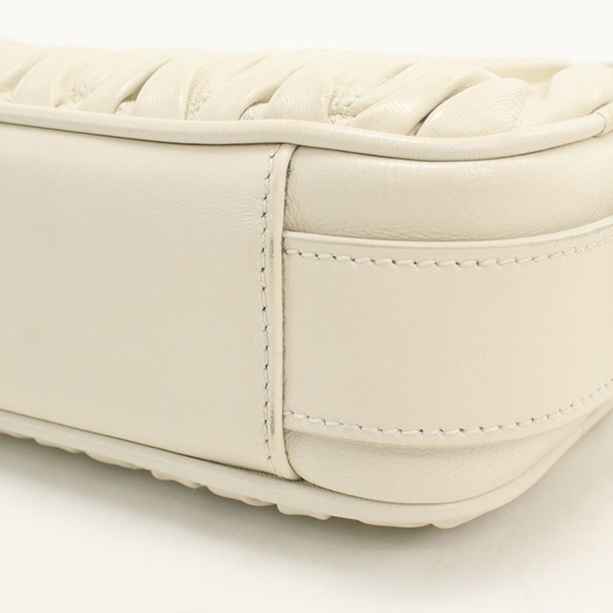 Miu Miu Ivory Leather Shoulder Bag (Pre-Owned)
