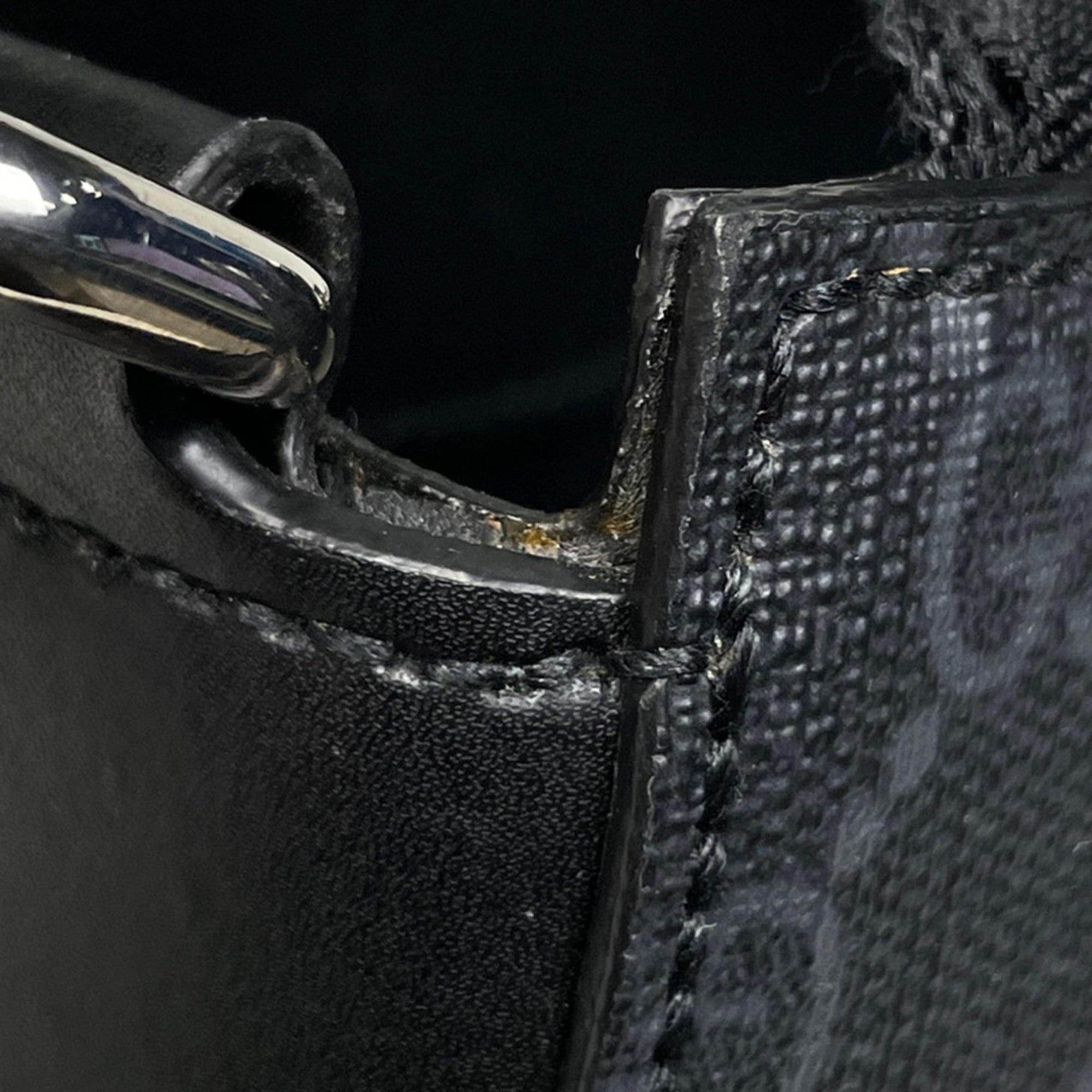 Gucci Black Gg Supreme Messenger Bag (Pre-Owned)
