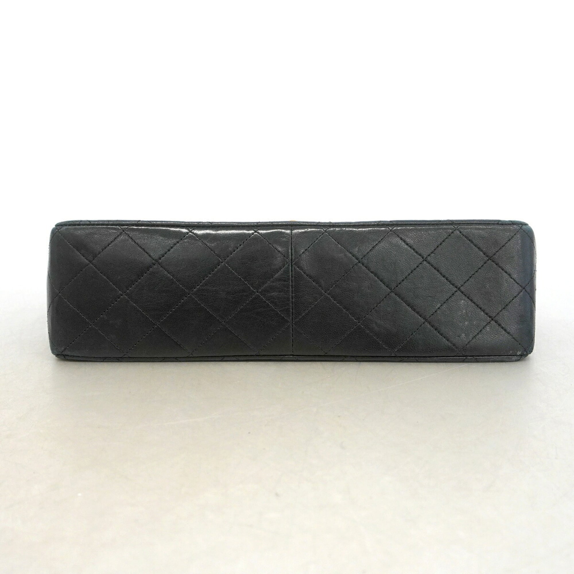 Chanel Black Leather Shoulder Bag (Pre-Owned)