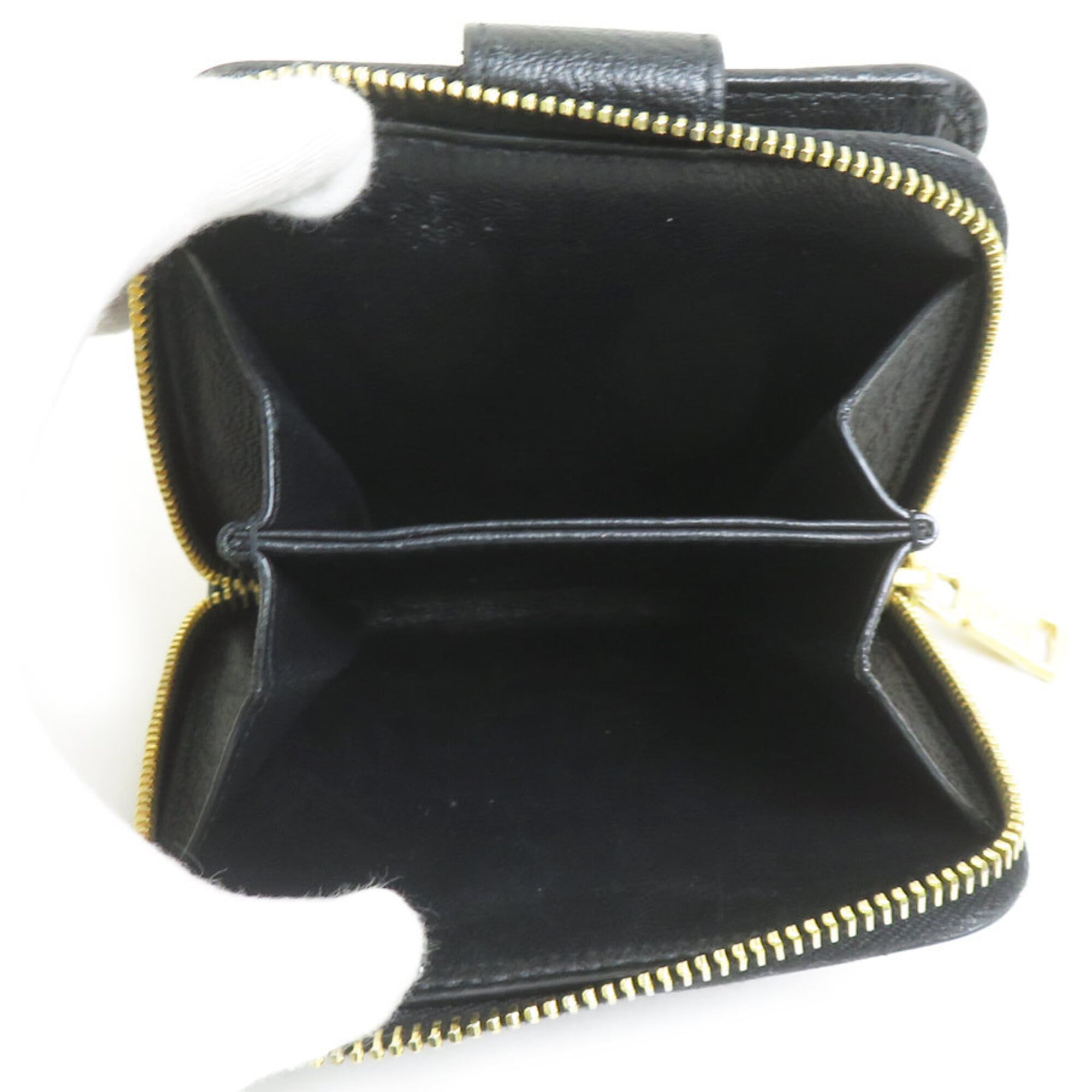 Yves Saint Laurent Black Leather Wallet (Bi-Fold) (Pre-Owned)