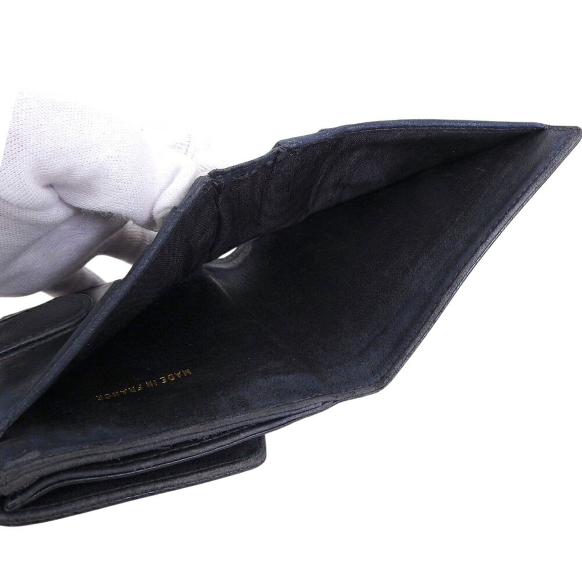 Chanel Black Grained Calfskin Wallet (Bi-Fold) (Pre-Owned)