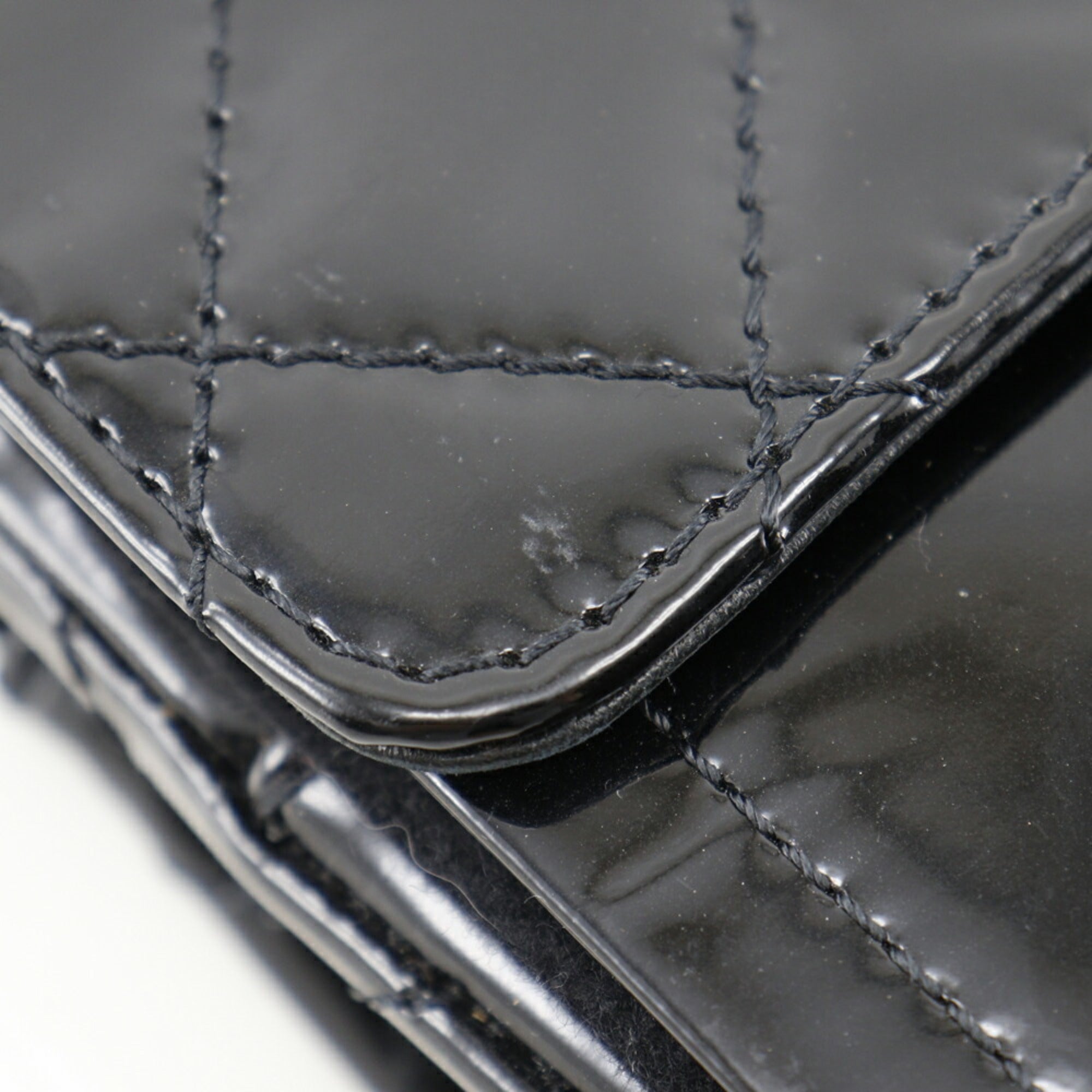 Chanel Black Patent Leather Shoulder Bag (Pre-Owned)