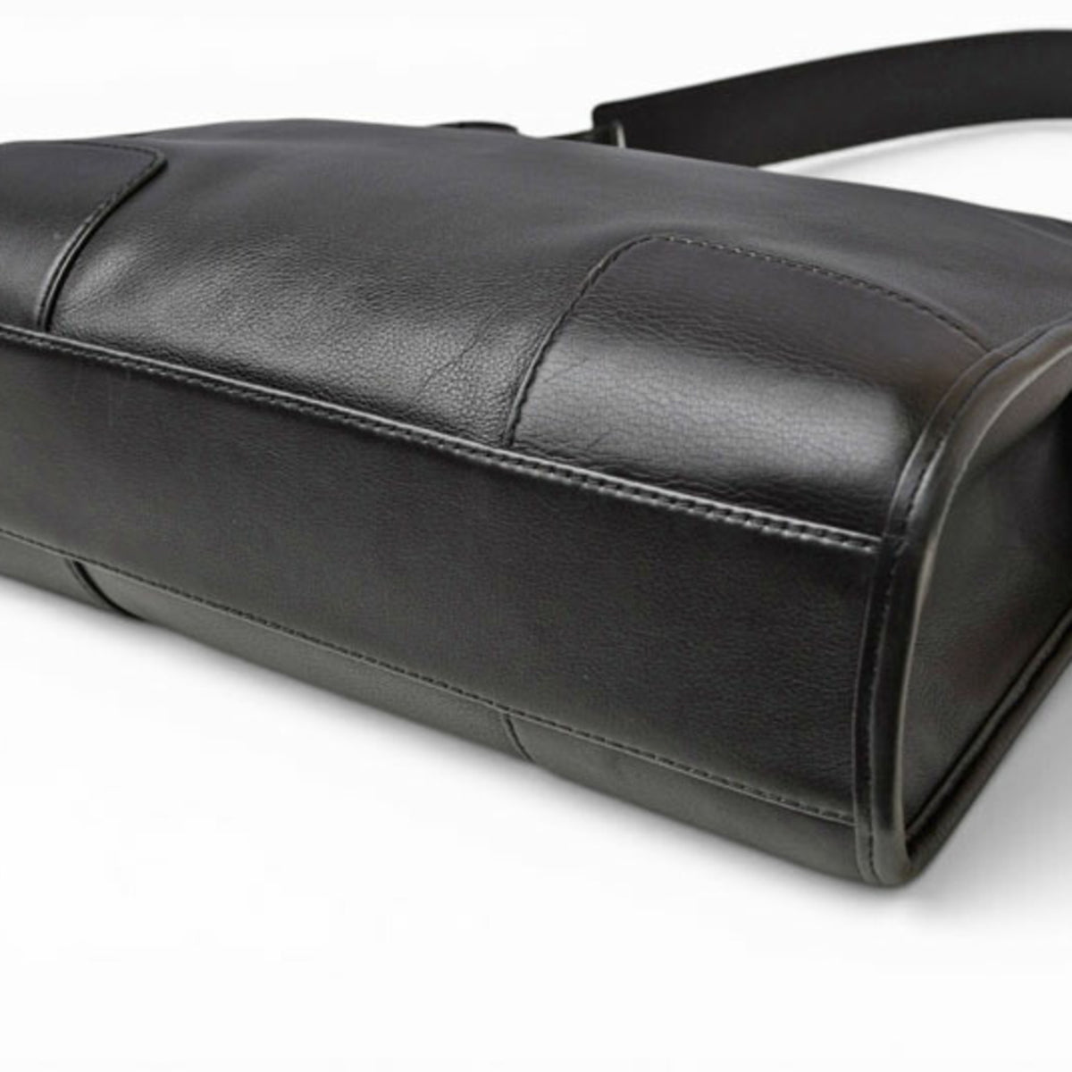 Loewe Black Leather Shoulder Bag (Pre-Owned)