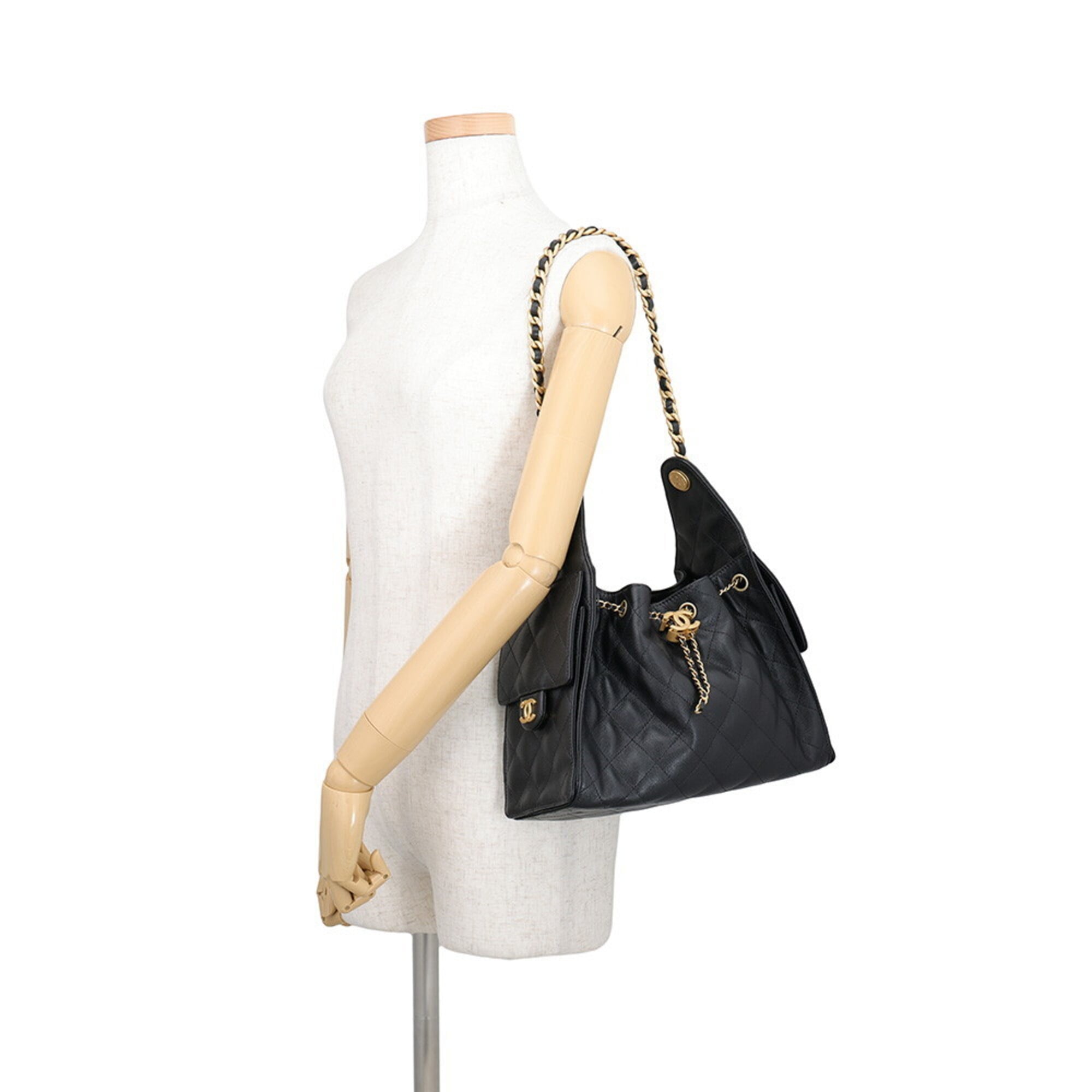 Chanel Black Grained Calfskin Handbag Shoulder Bag (Pre-Owned)
