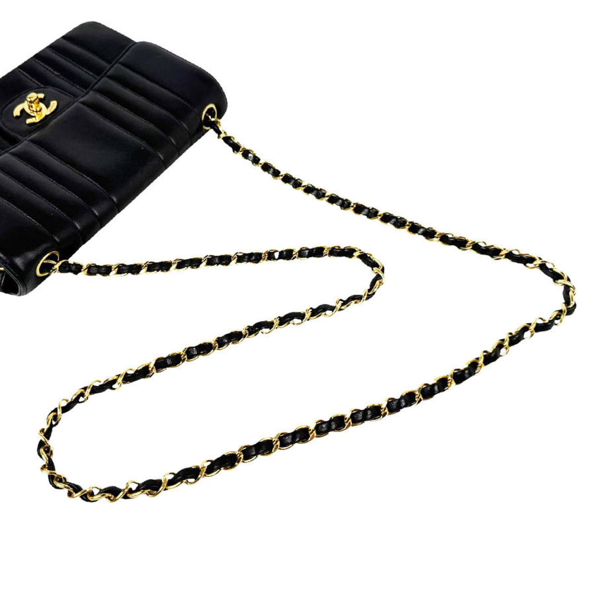 Chanel Black Leather Shoulder Bag (Pre-Owned)