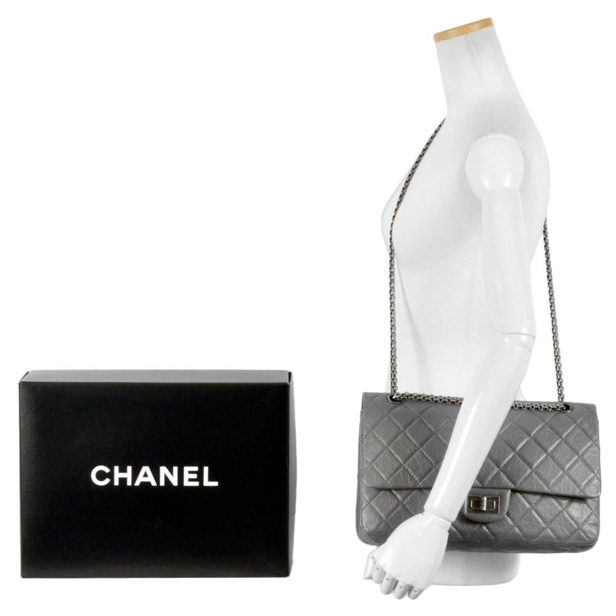 Chanel Gray Leather Shoulder Bag (Pre-Owned)