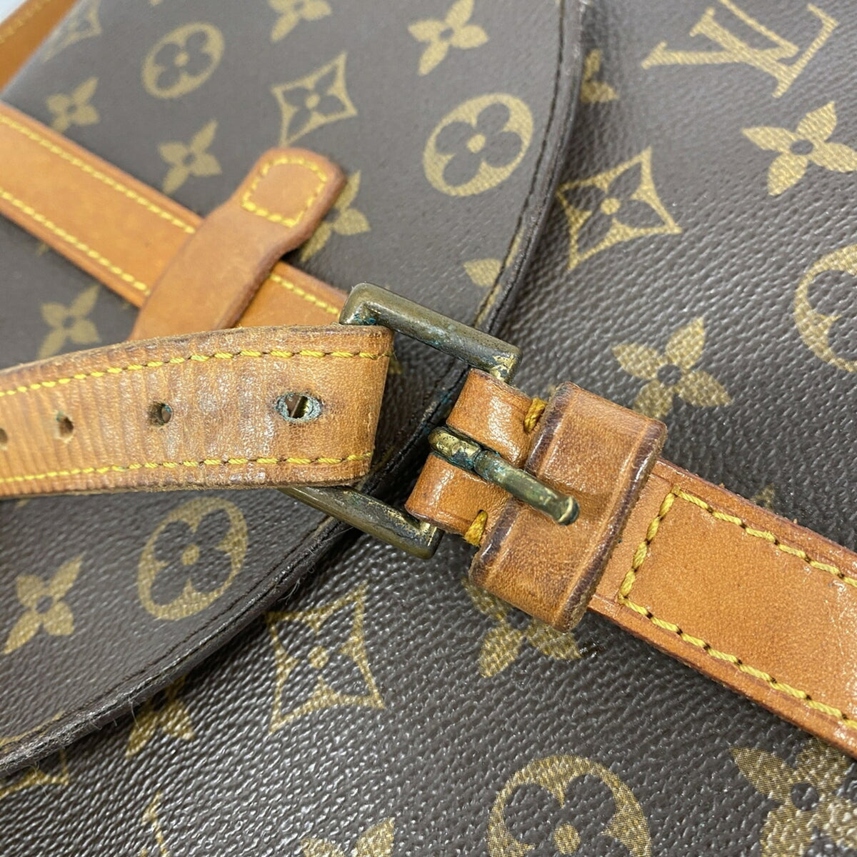 Louis Vuitton Brown Shoulder Bag (Pre-Owned)