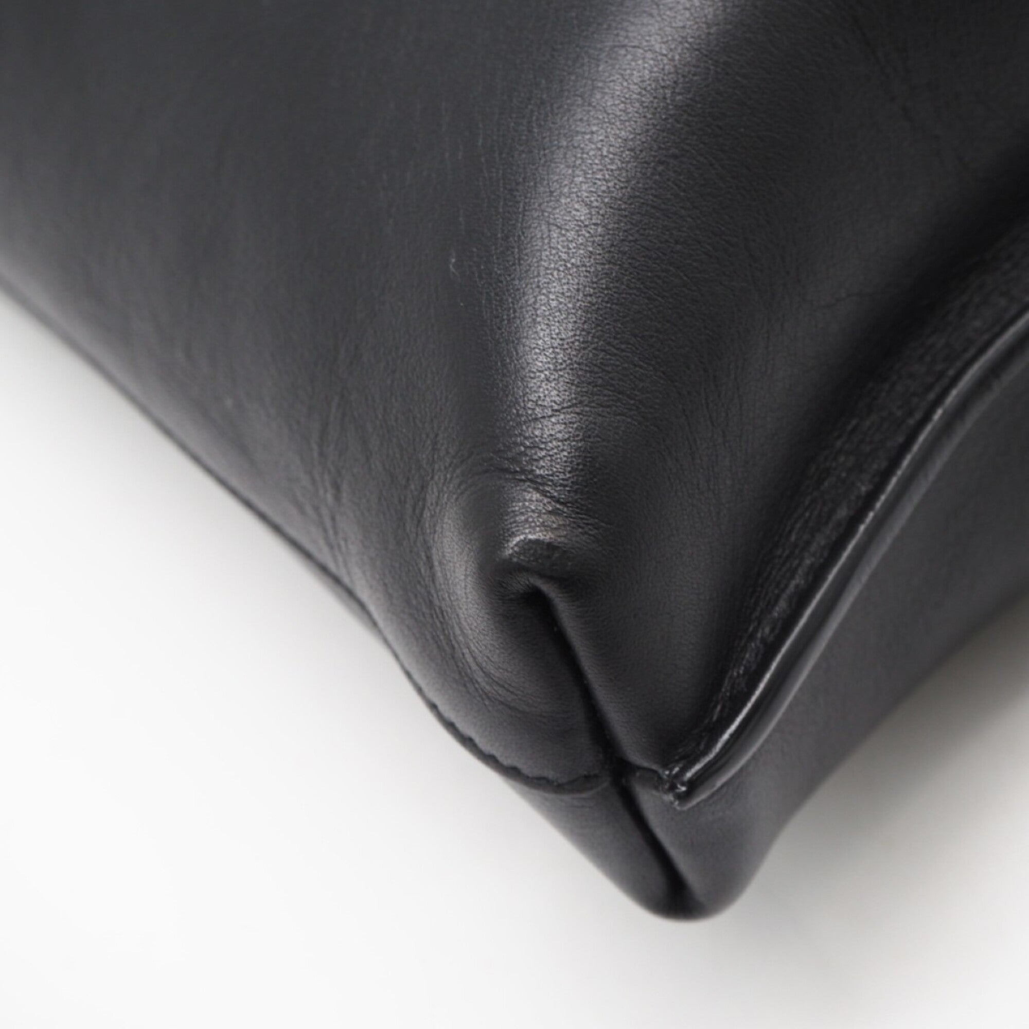 Yves Saint Laurent Black Leather Shoulder Bag (Pre-Owned)
