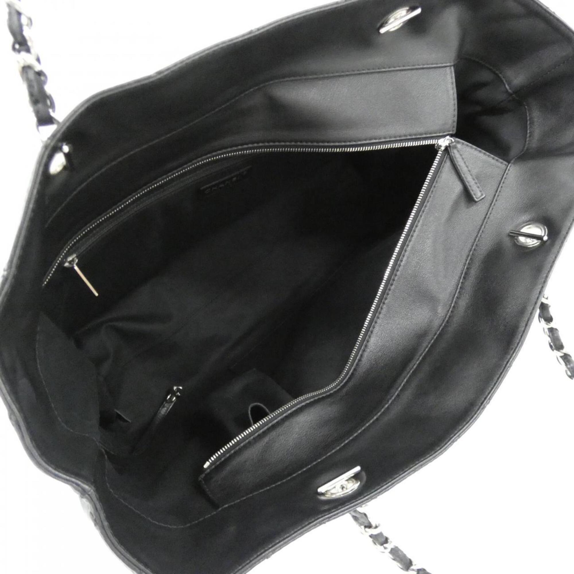 Chanel Black Leather Shoulder Bag (Pre-Owned)