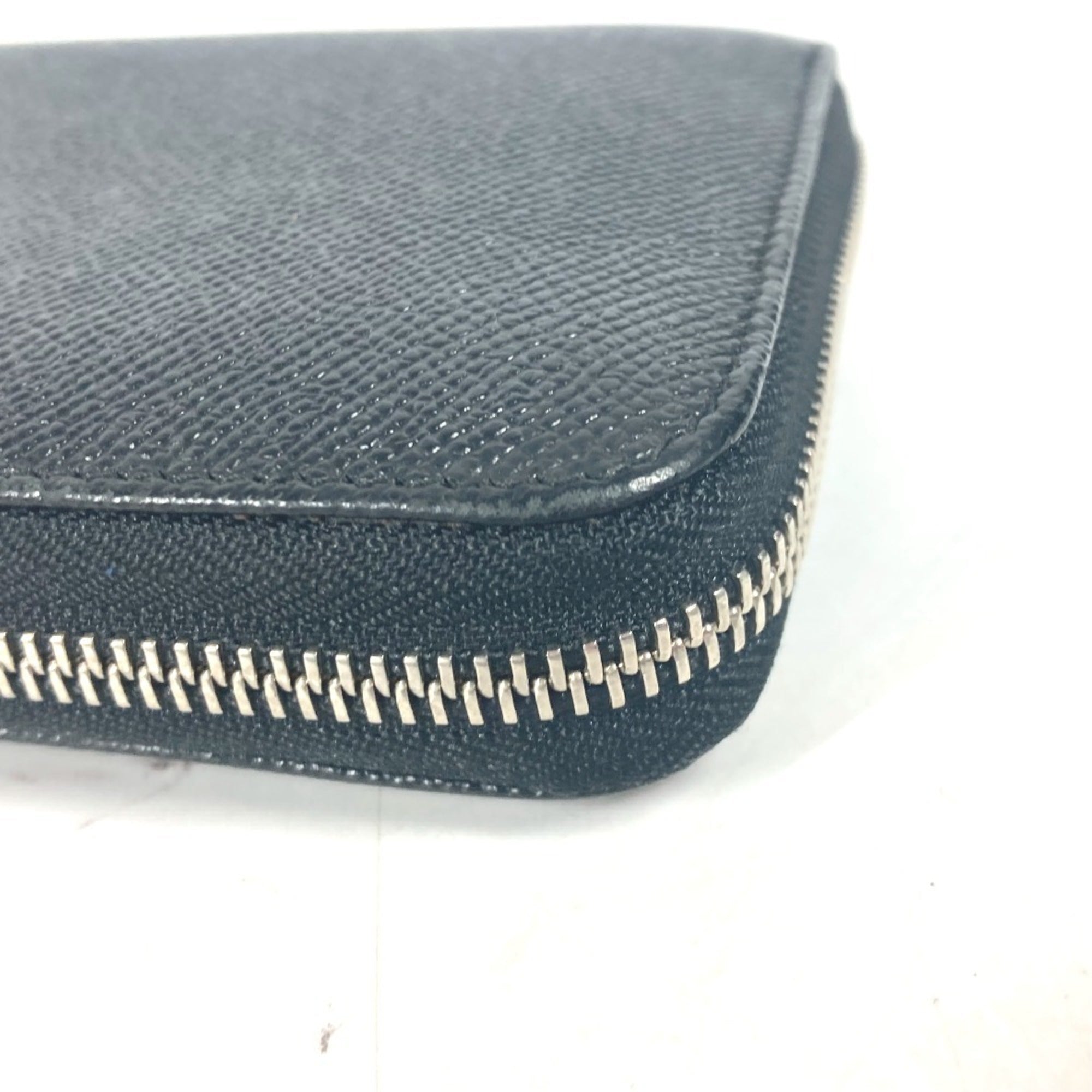 Bvlgari Black Leather Long Wallet (Bi-Fold) (Pre-Owned)