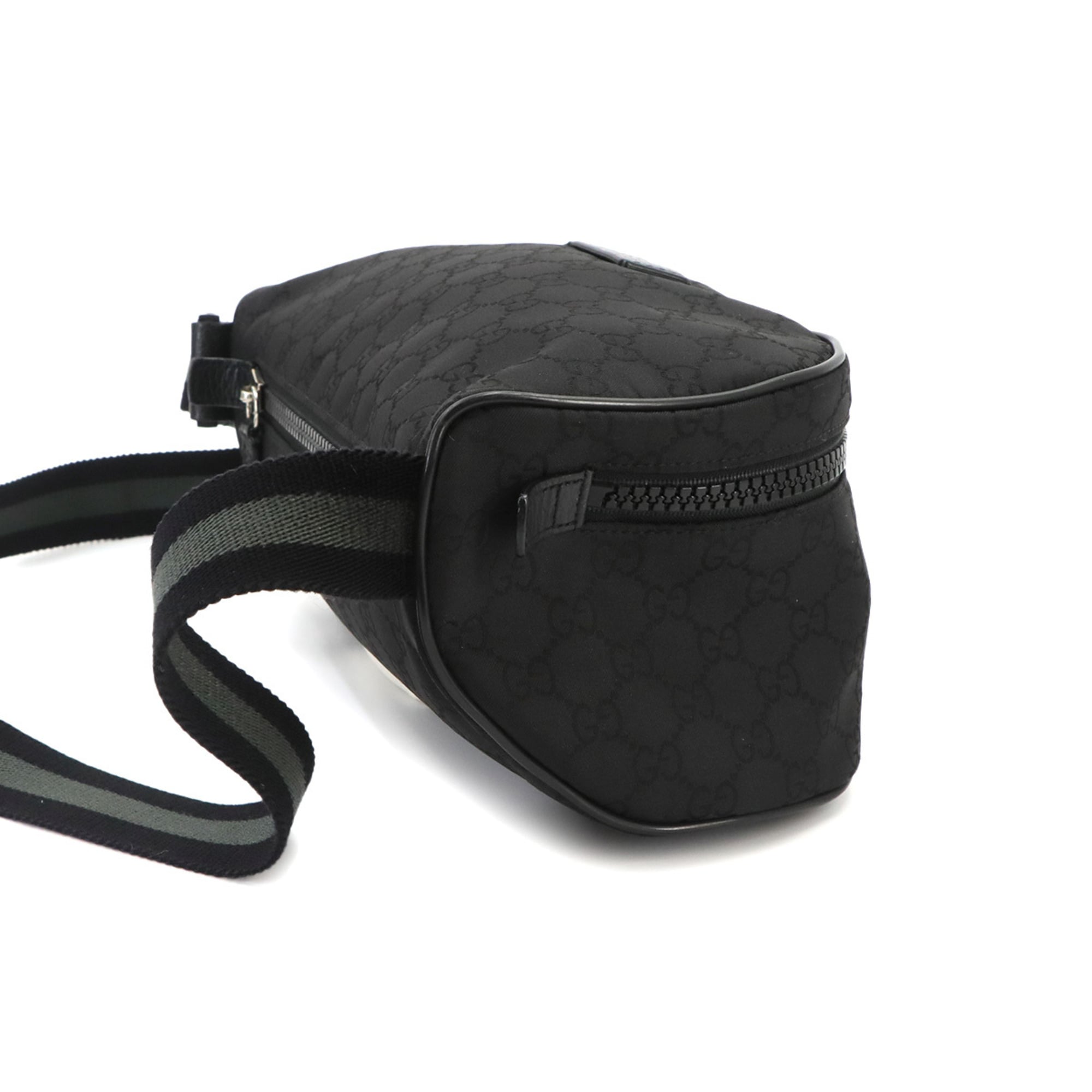 Gucci Black Nylon Leather Crossbody Bag Sling Bag (Pre-Owned)