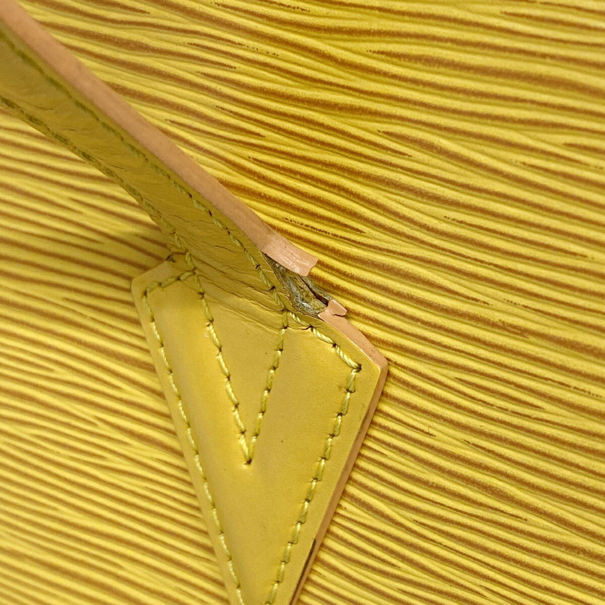 Louis Vuitton Jaune Shoulder Bag (Pre-Owned)