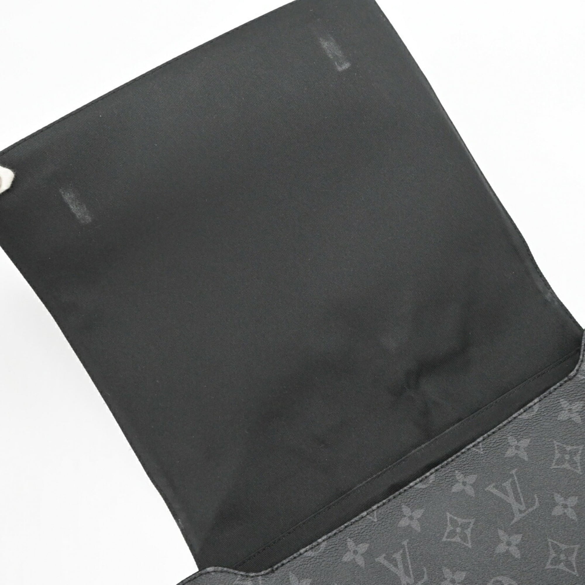 Louis Vuitton Black Monogram Eclipse Messenger Bag Shoulder Bag (Pre-Owned)