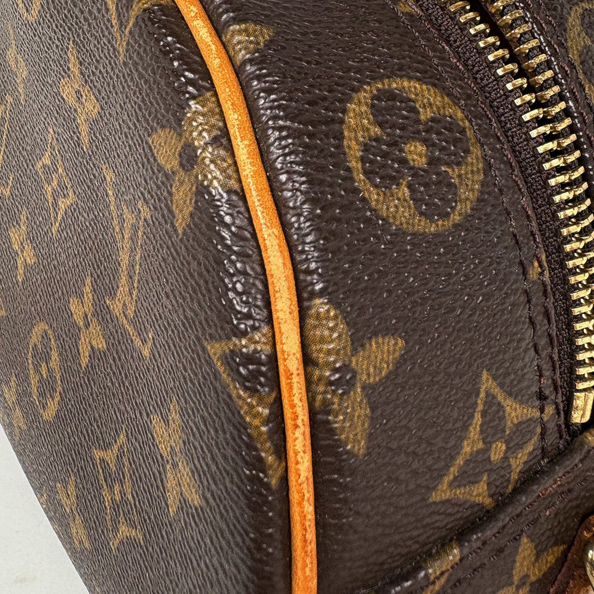 Louis Vuitton Brown Monogram Monogram Shoulder Bag (Pre-Owned)