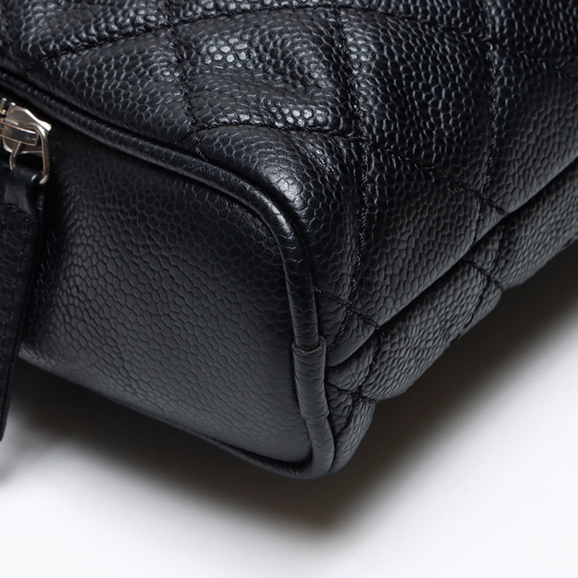 Chanel Black Shoulder Bag (Pre-Owned)