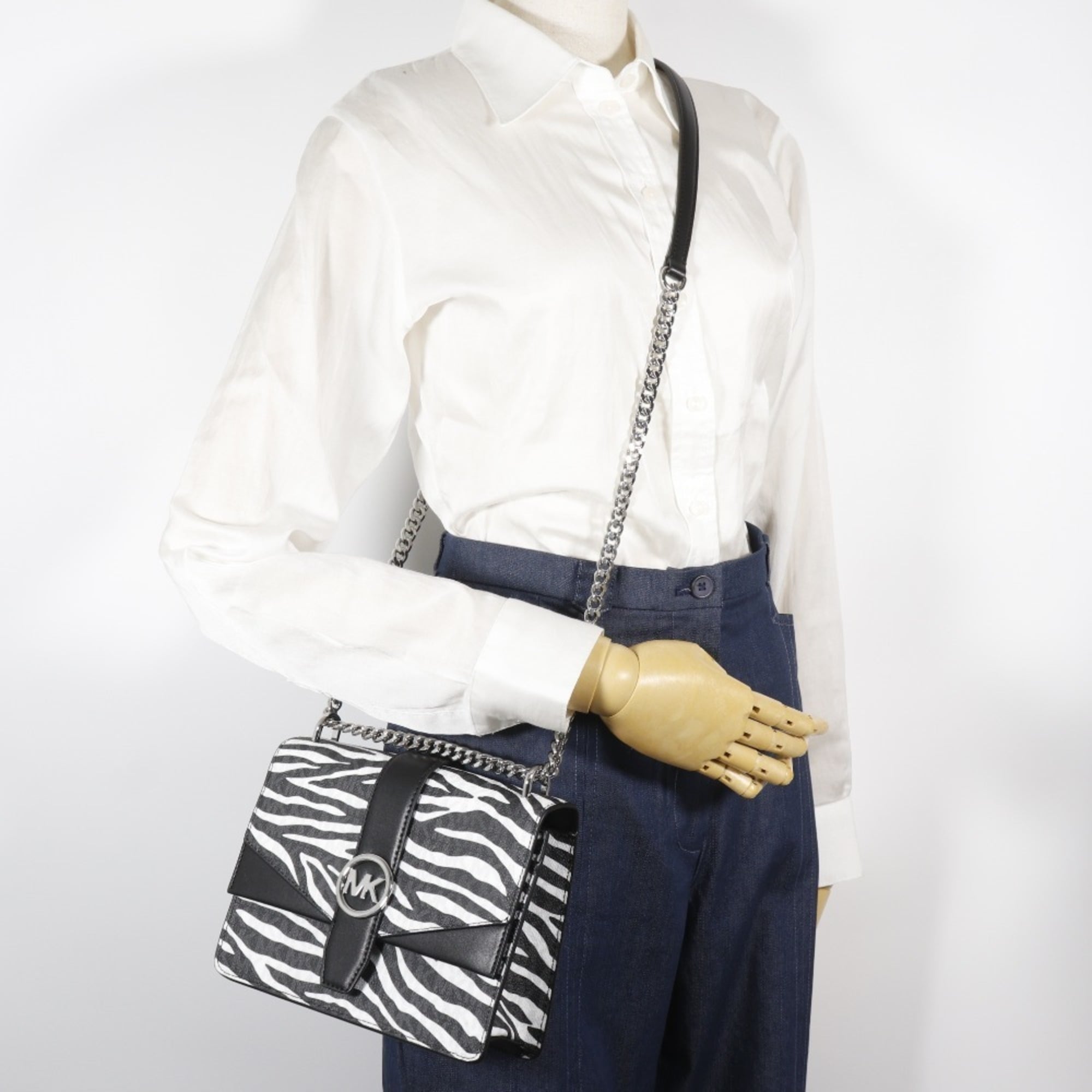 Michael Kors Black White Pvc Shoulder Bag (Pre-Owned)