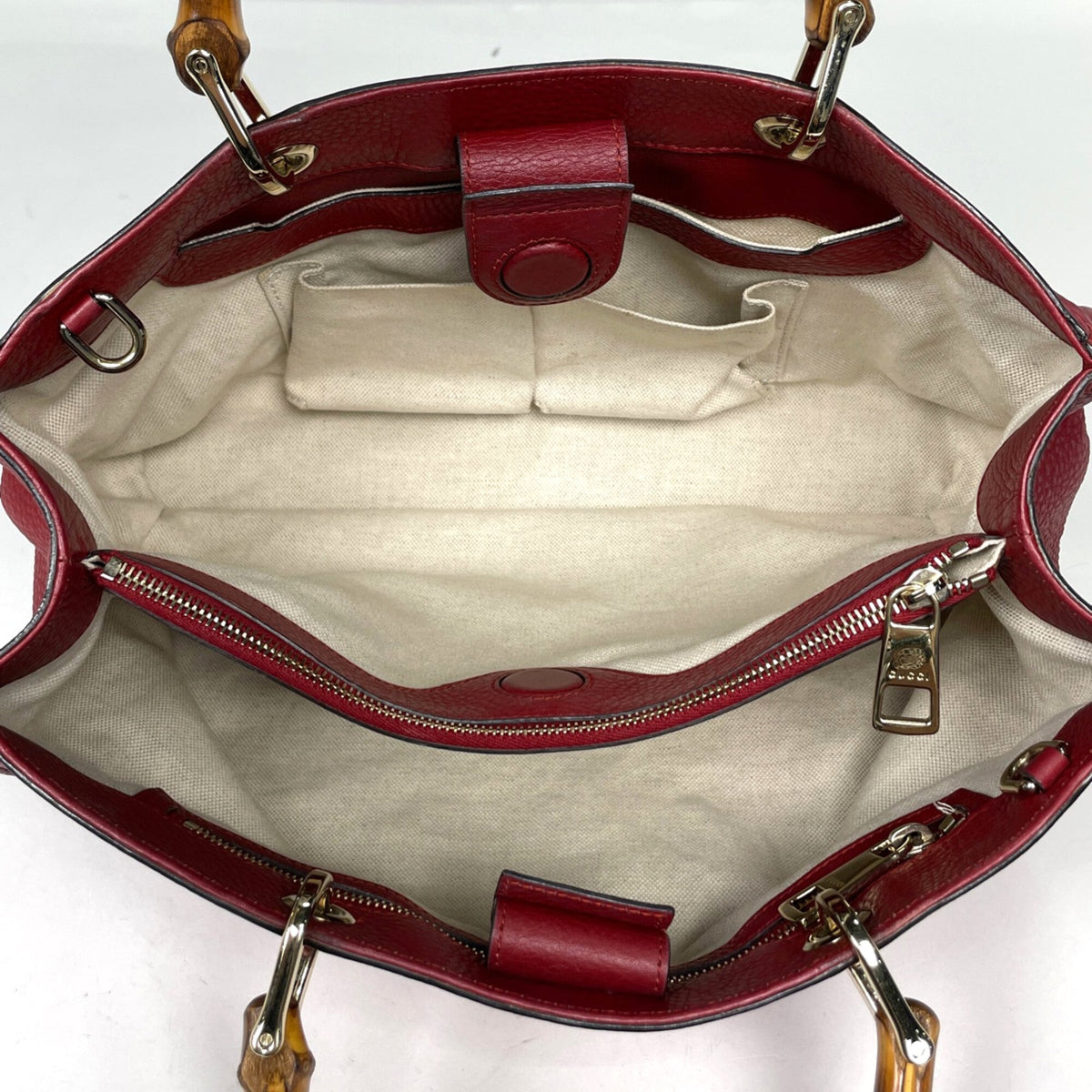 Gucci Red Color Leather Handbag (Pre-Owned)