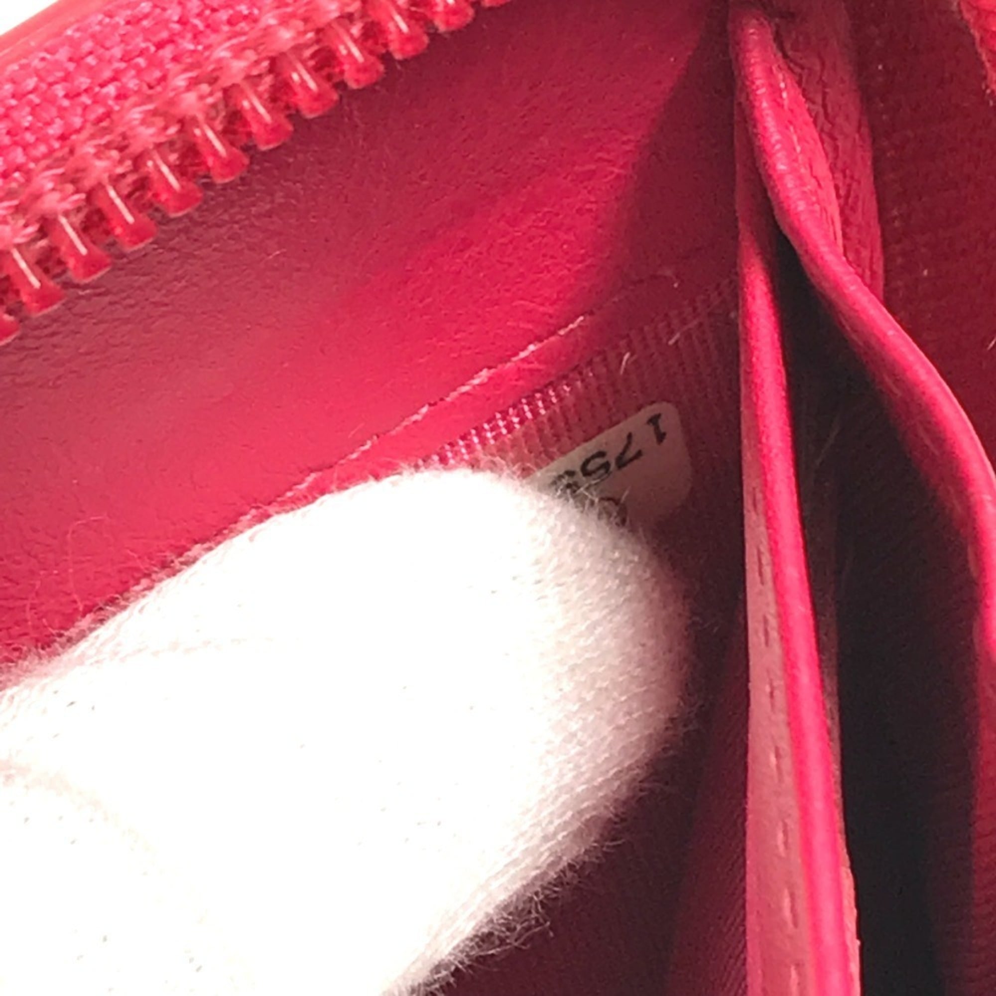 Chanel Pink White Long Wallet (Bi-Fold) (Pre-Owned)