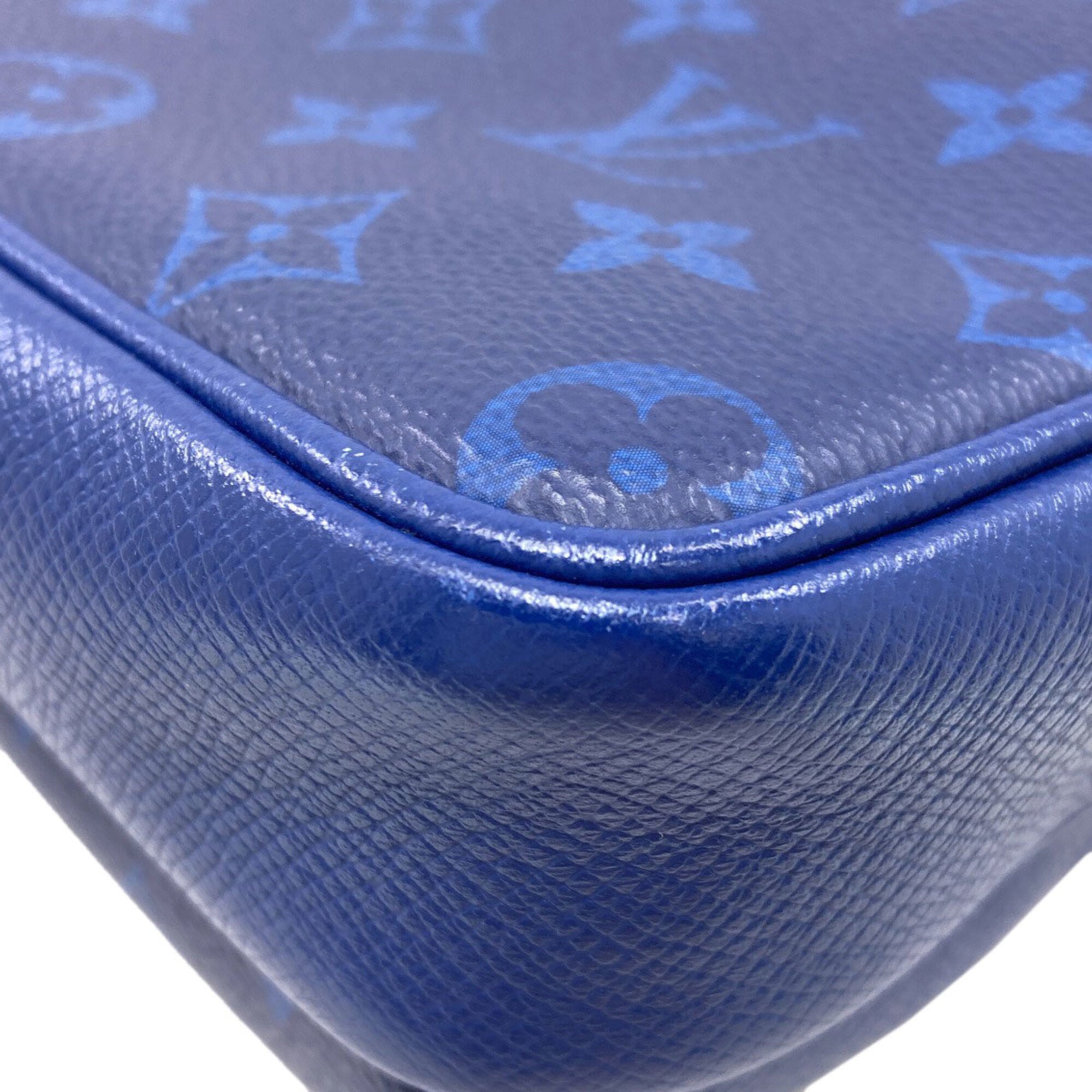 Louis Vuitton Blue Taigarama Shoulder Bag (Pre-Owned)