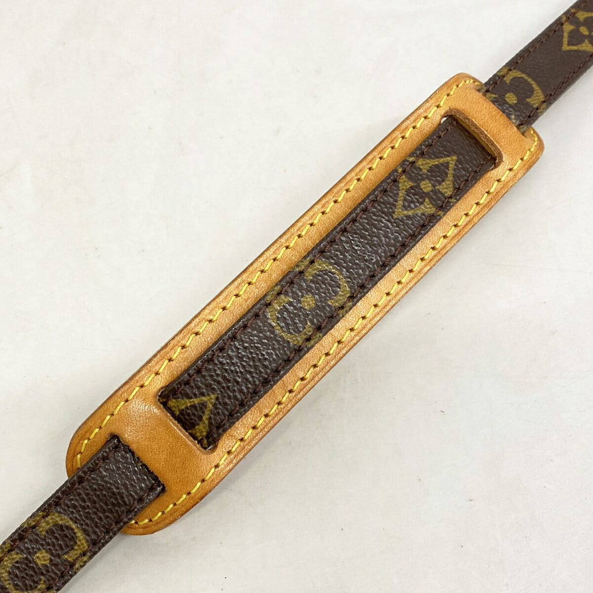 Louis Vuitton Brown Shoulder Bag (Pre-Owned)