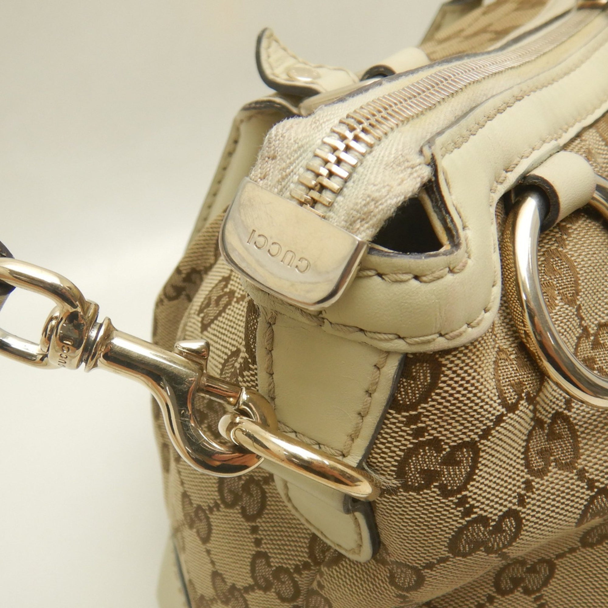 Gucci Beige Gg Canvas Leather Handbag (Pre-Owned)
