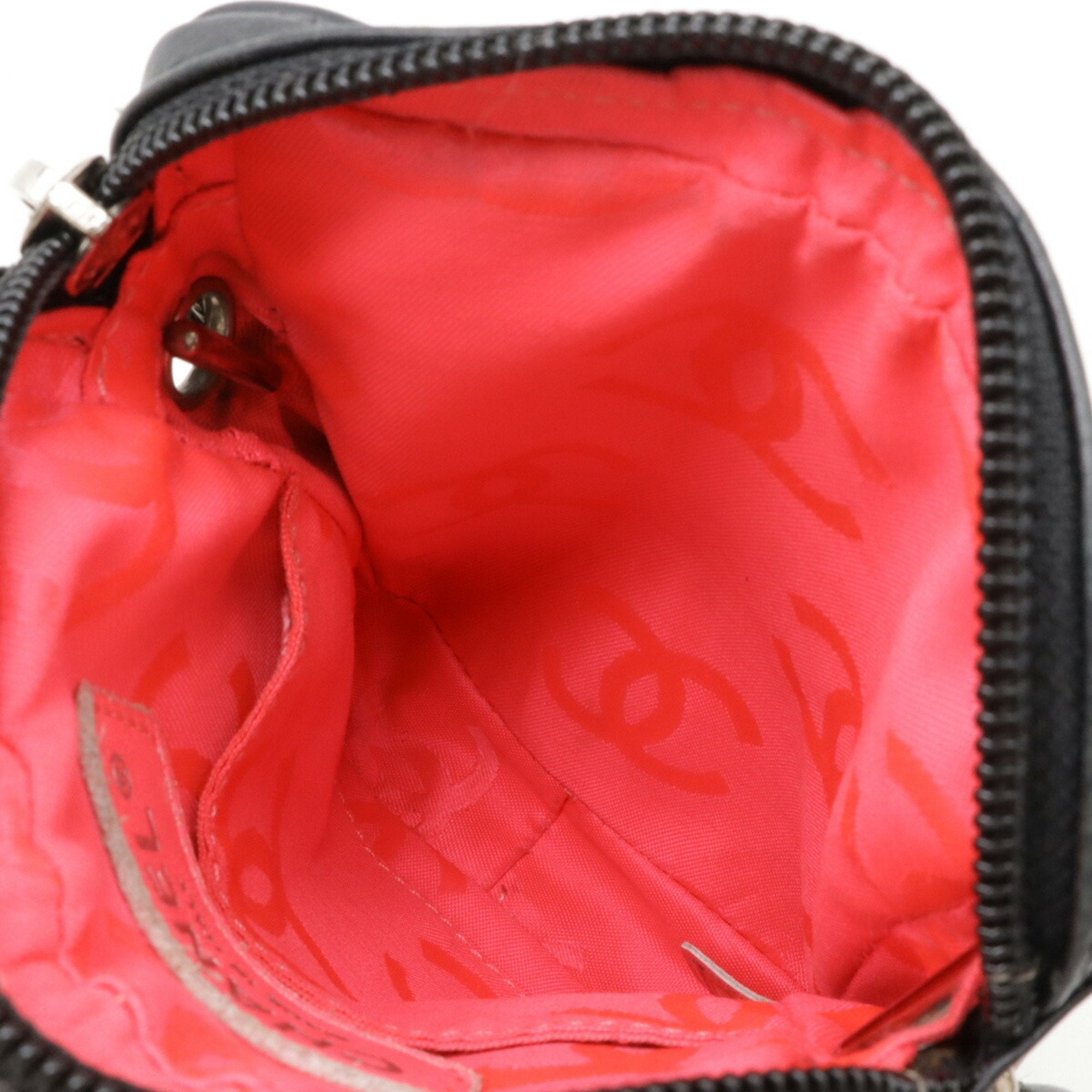 Chanel Black Pink White Leather Shoulder Bag (Pre-Owned)